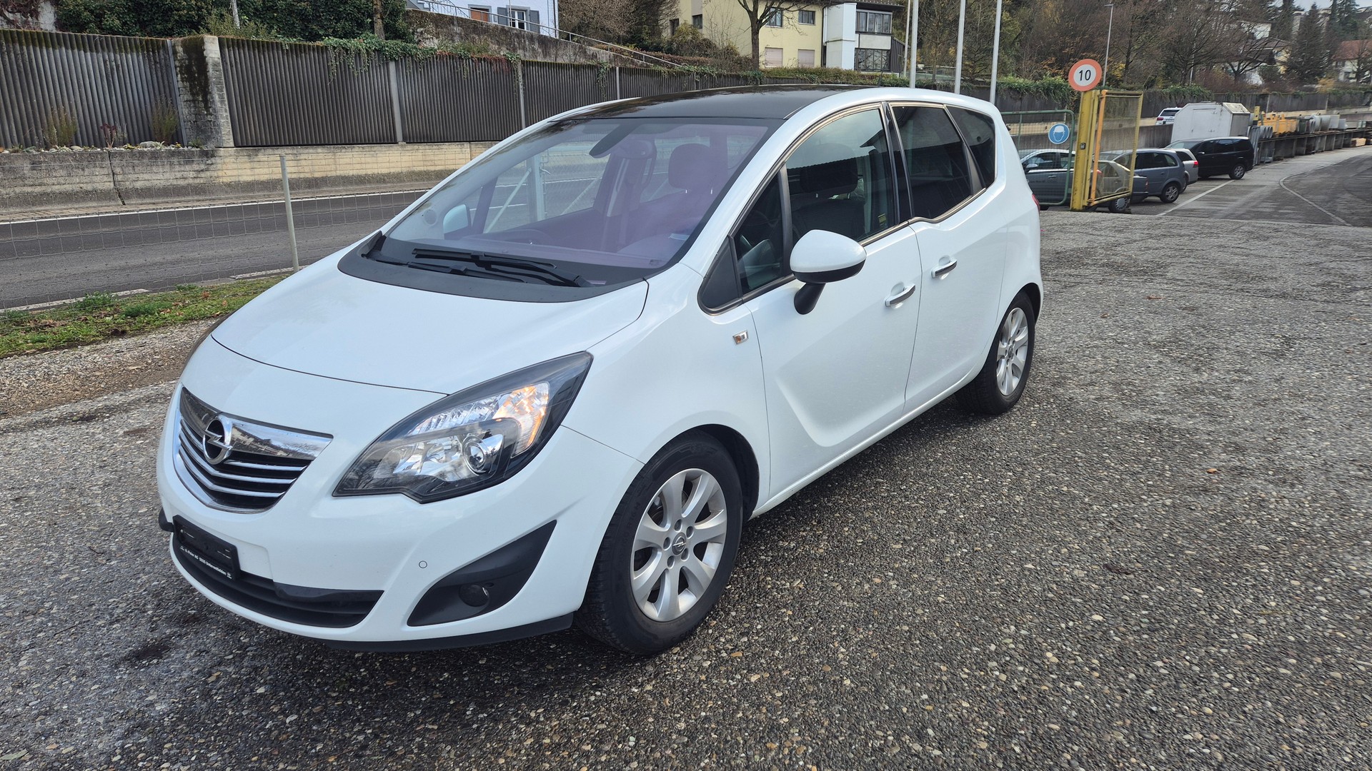 OPEL Meriva 1.4 Turbo Enjoy-image-2