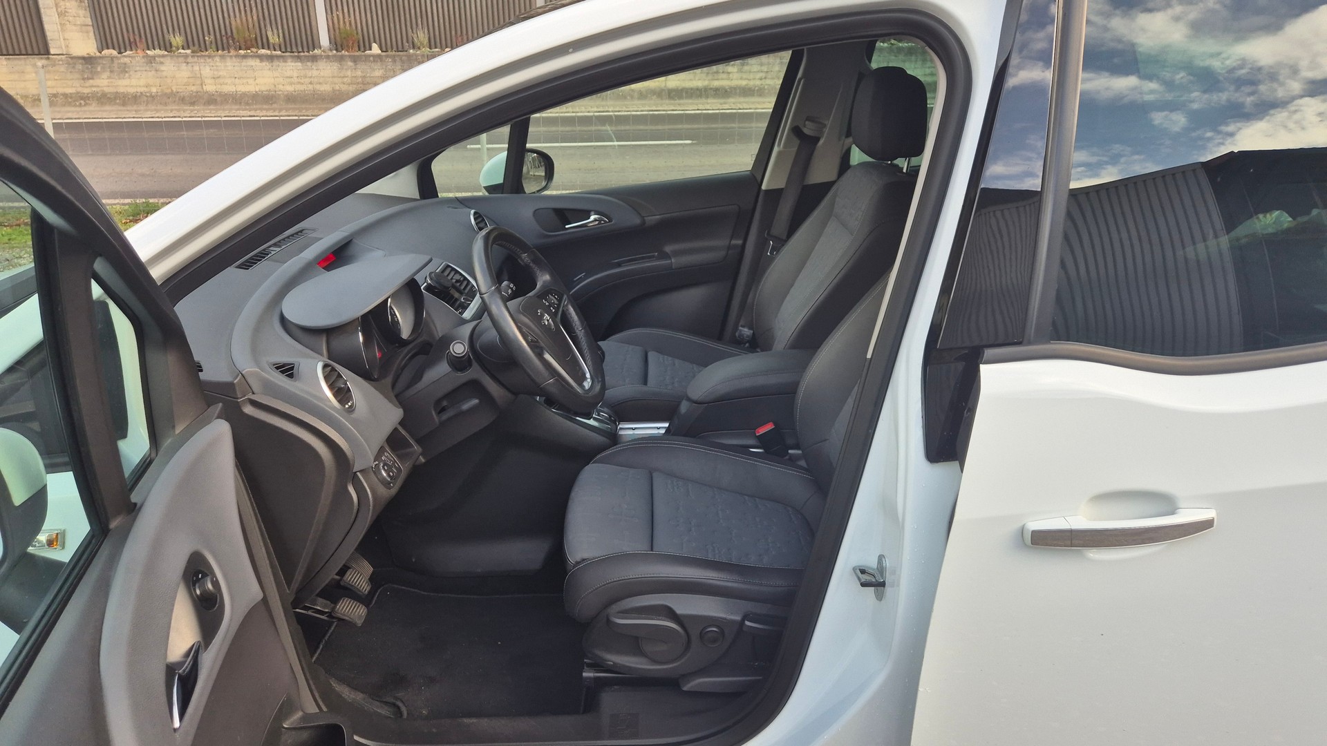 OPEL Meriva 1.4 Turbo Enjoy-image-7