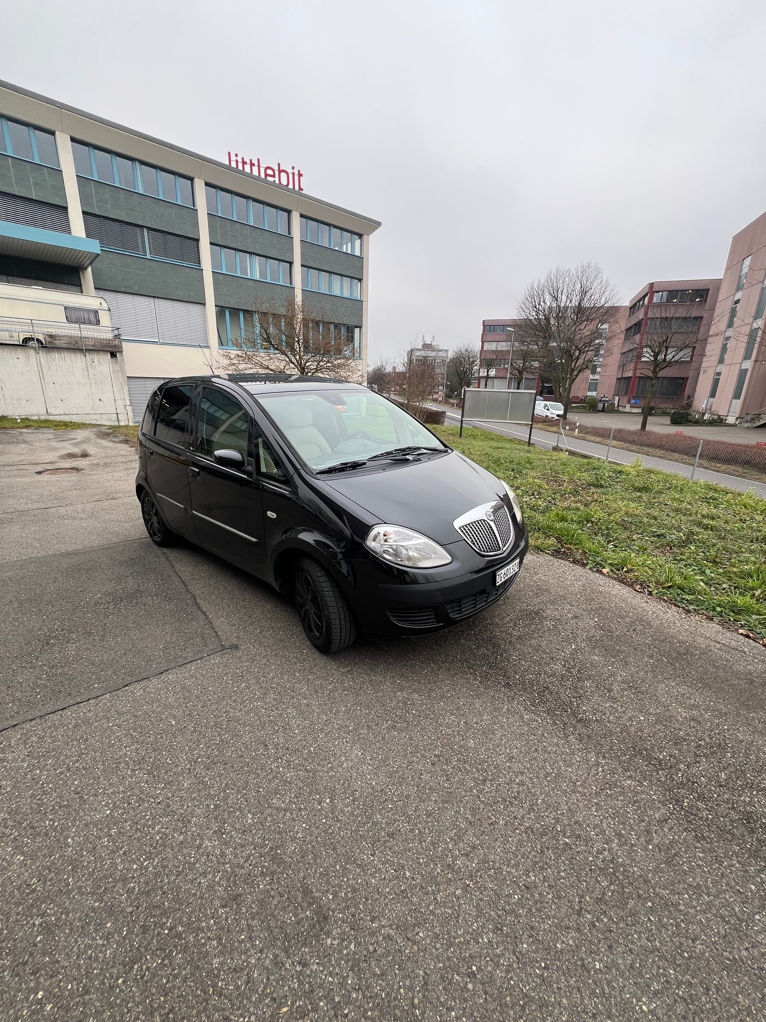 Car photo