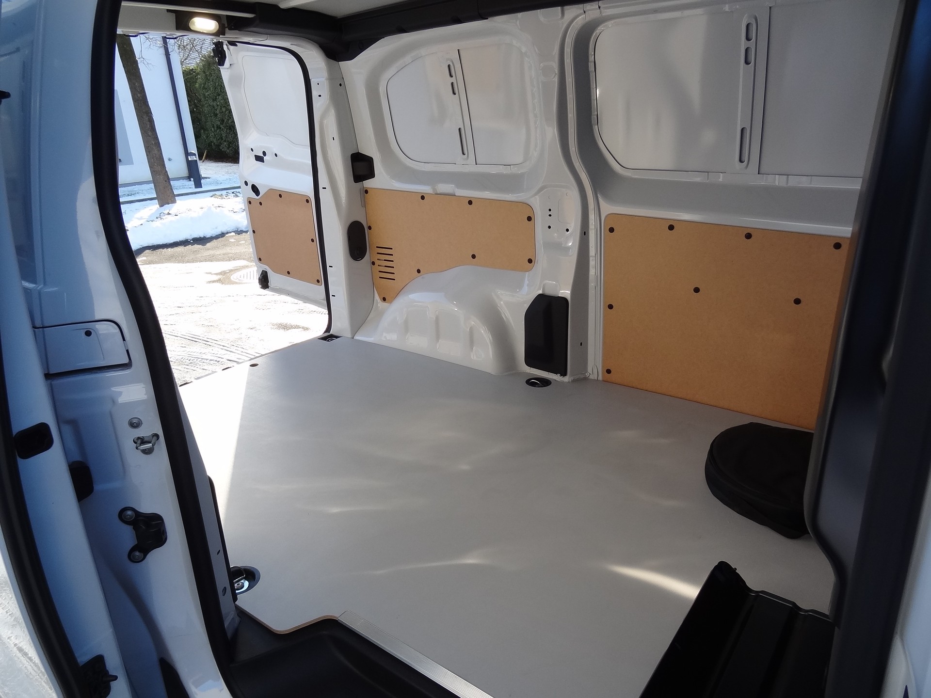 PEUGEOT Expert 75 KWh Standard-image-14