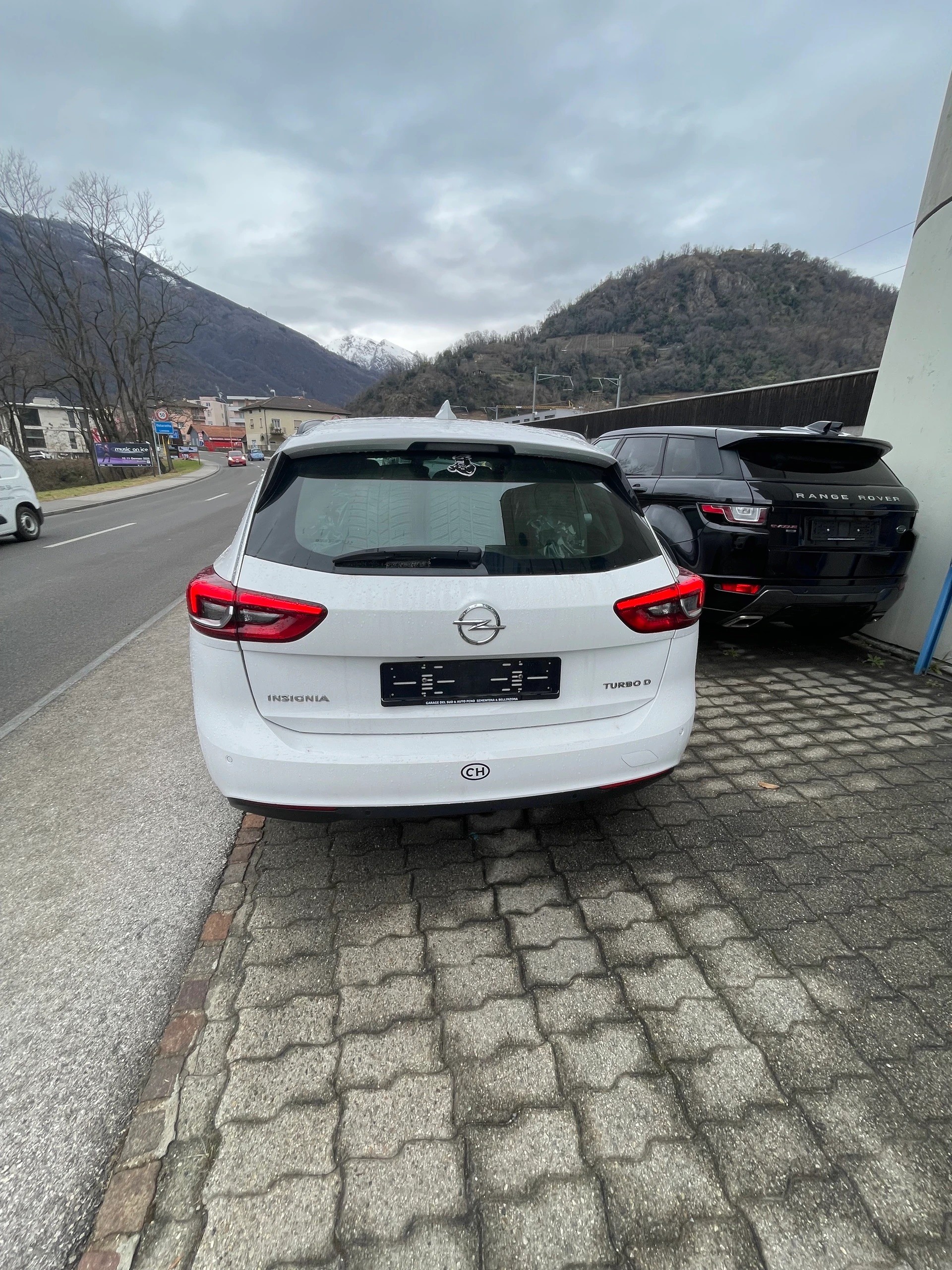 OPEL Insignia 1.6 CDTI Sports Tourer Edition Automatic-image-5