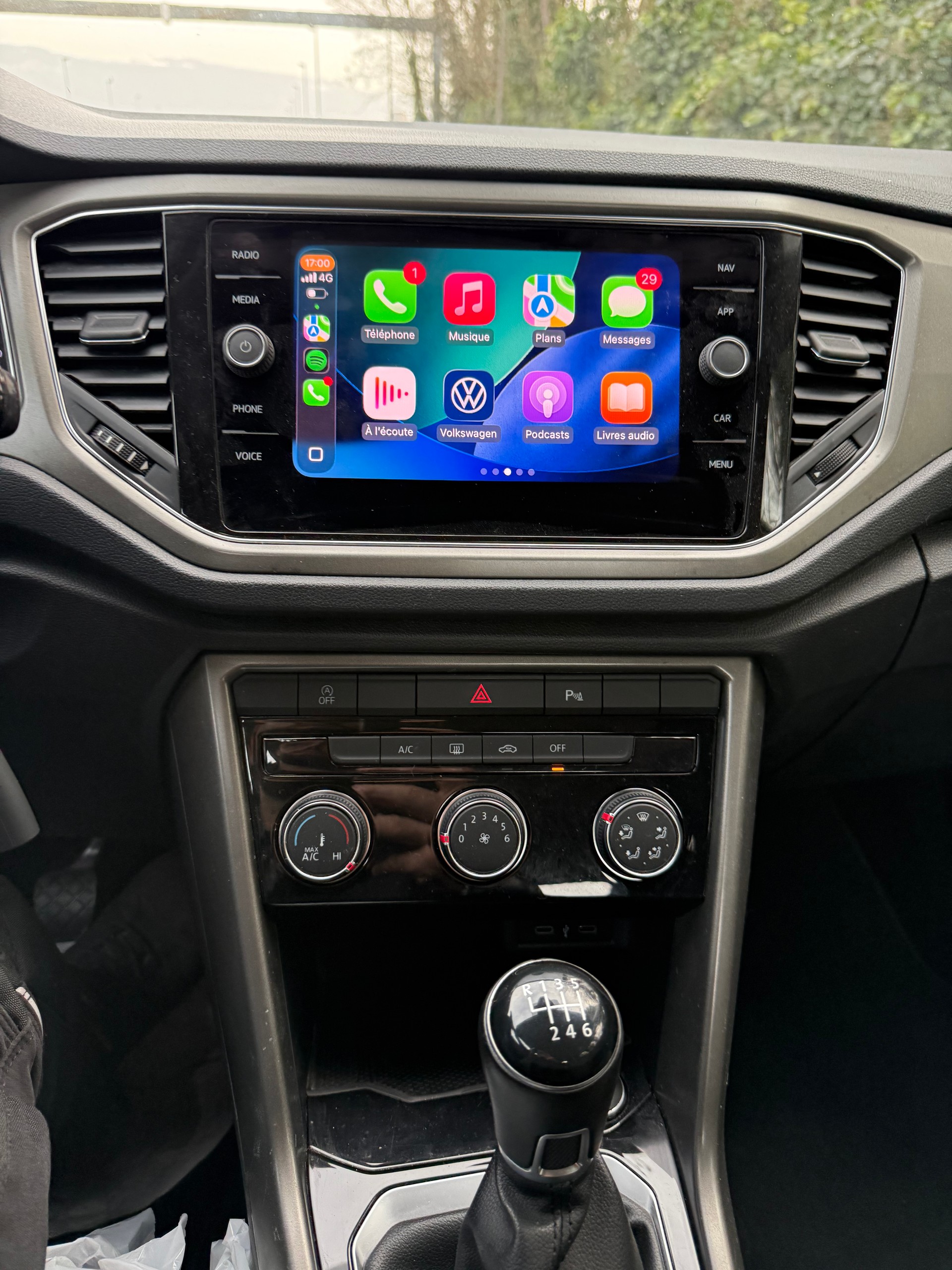 VW T-Roc 1.0 TSI Advance-image-5