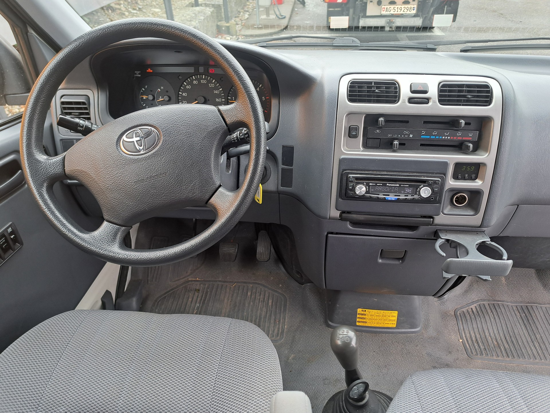 TOYOTA Hiace D-4D Kombi LWB-image-2