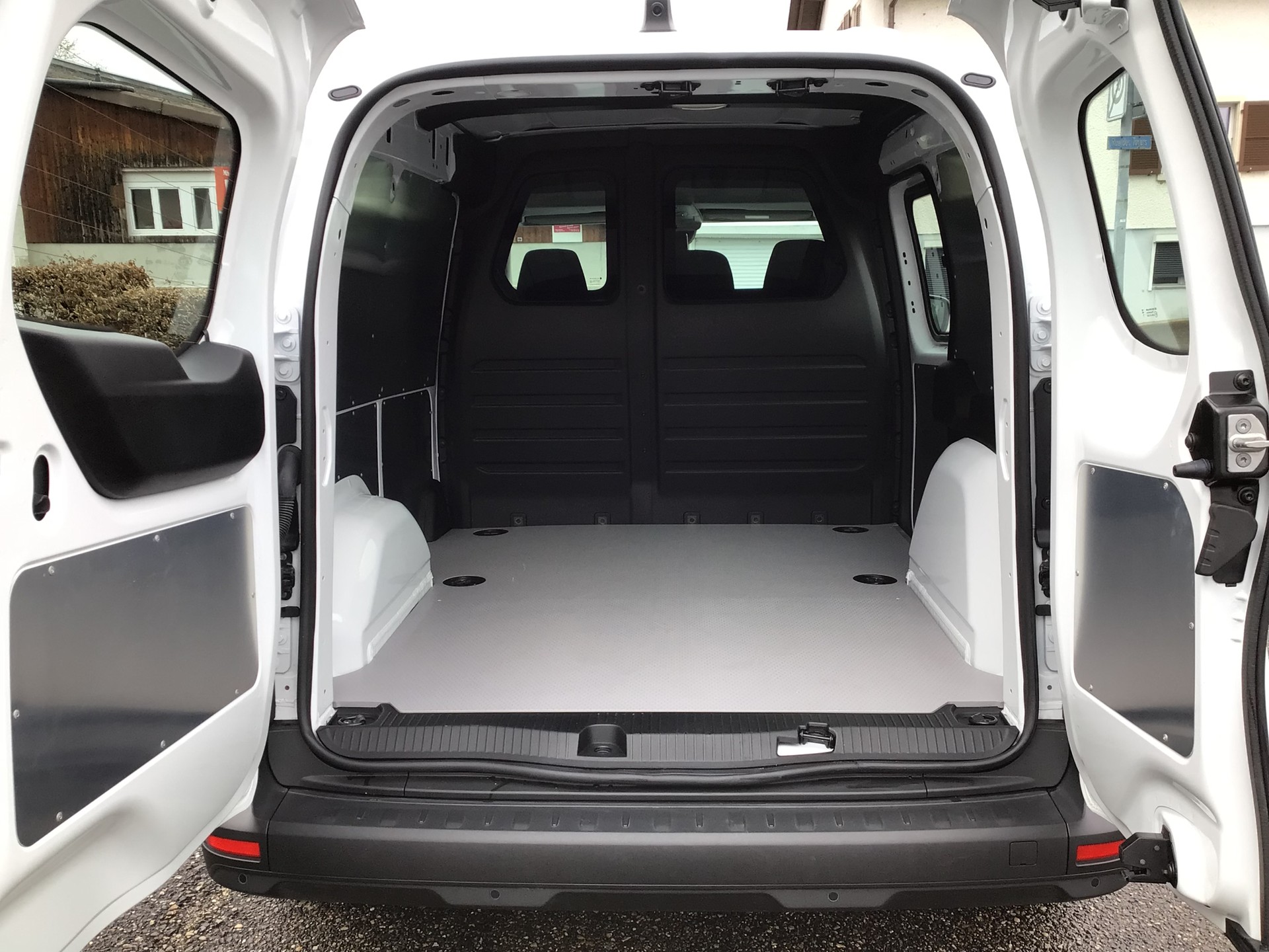 RENAULT Kangoo Van 1.5 dCi Standard 95 Extra-image-13