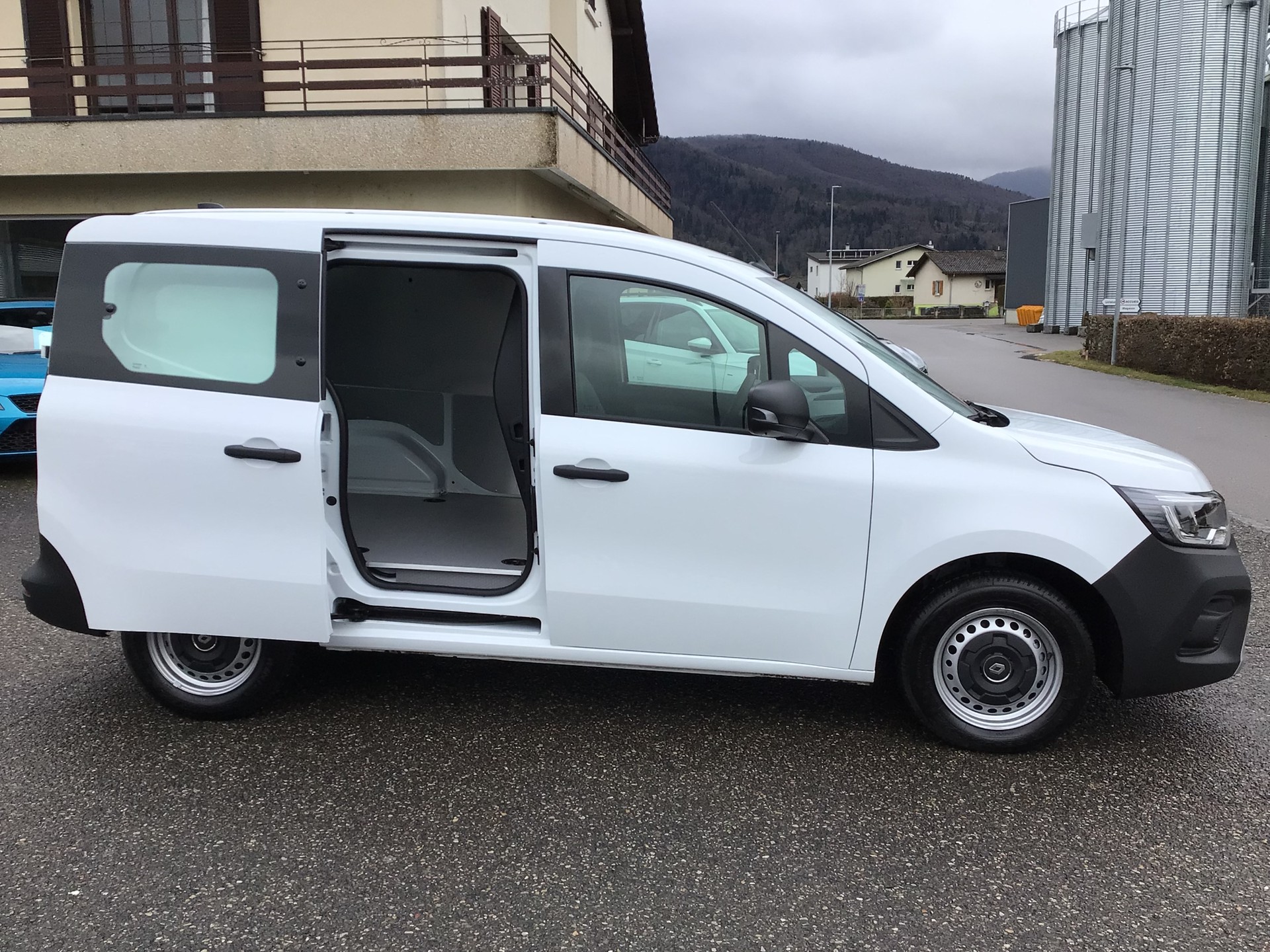 RENAULT Kangoo Van 1.5 dCi Standard 95 Extra-image-15