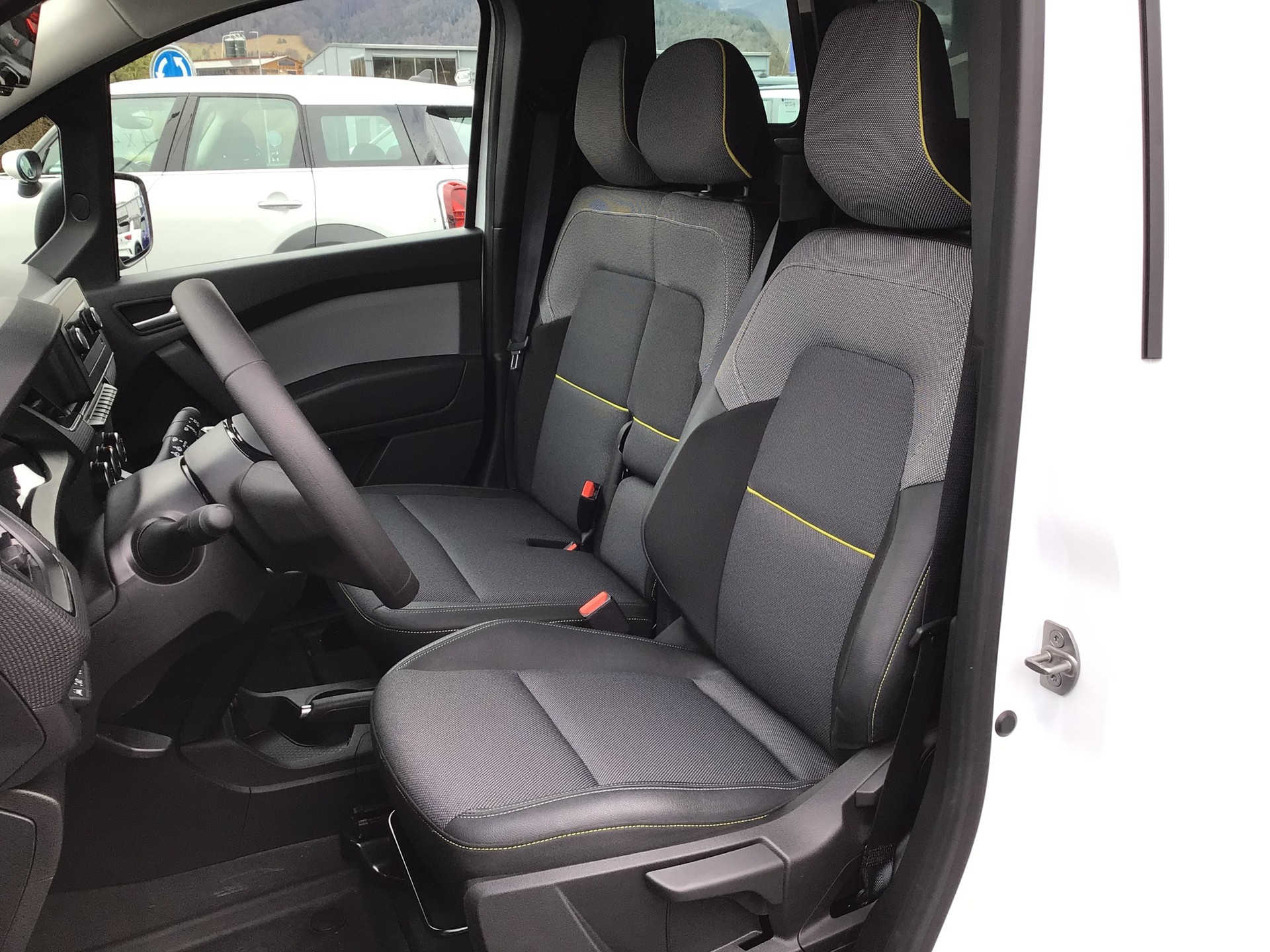 RENAULT Kangoo Van 1.5 dCi Standard 95 Extra-image-7