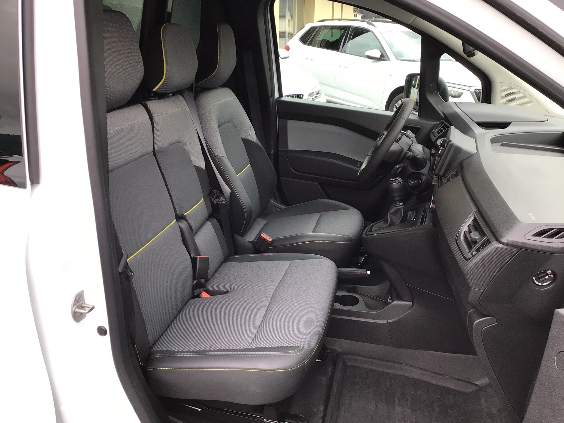 RENAULT Kangoo Van 1.5 dCi Standard 95 Extra-image-8