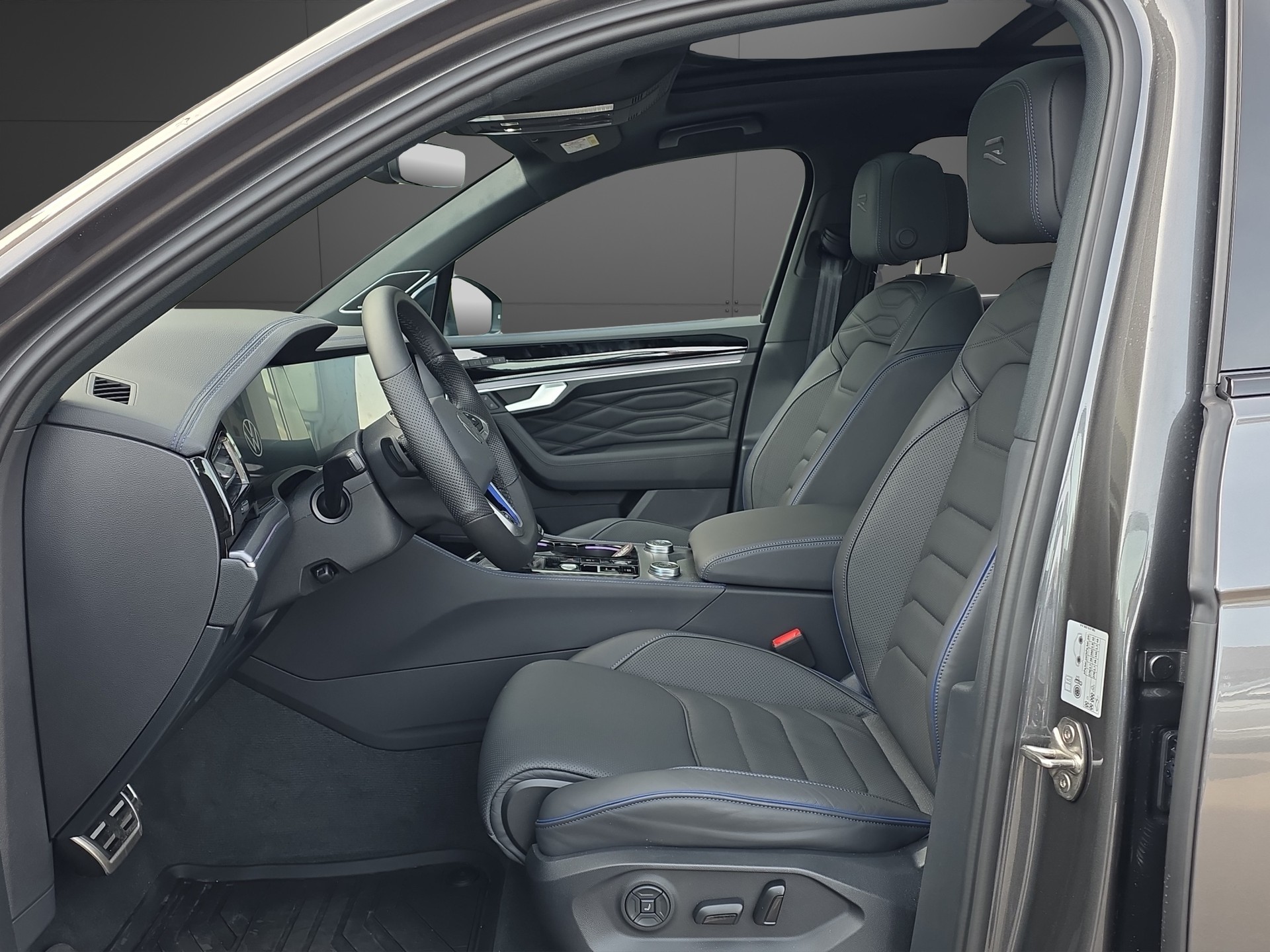 VW Touareg 3.0 TSI eHybrid United Tiptronic-image-5