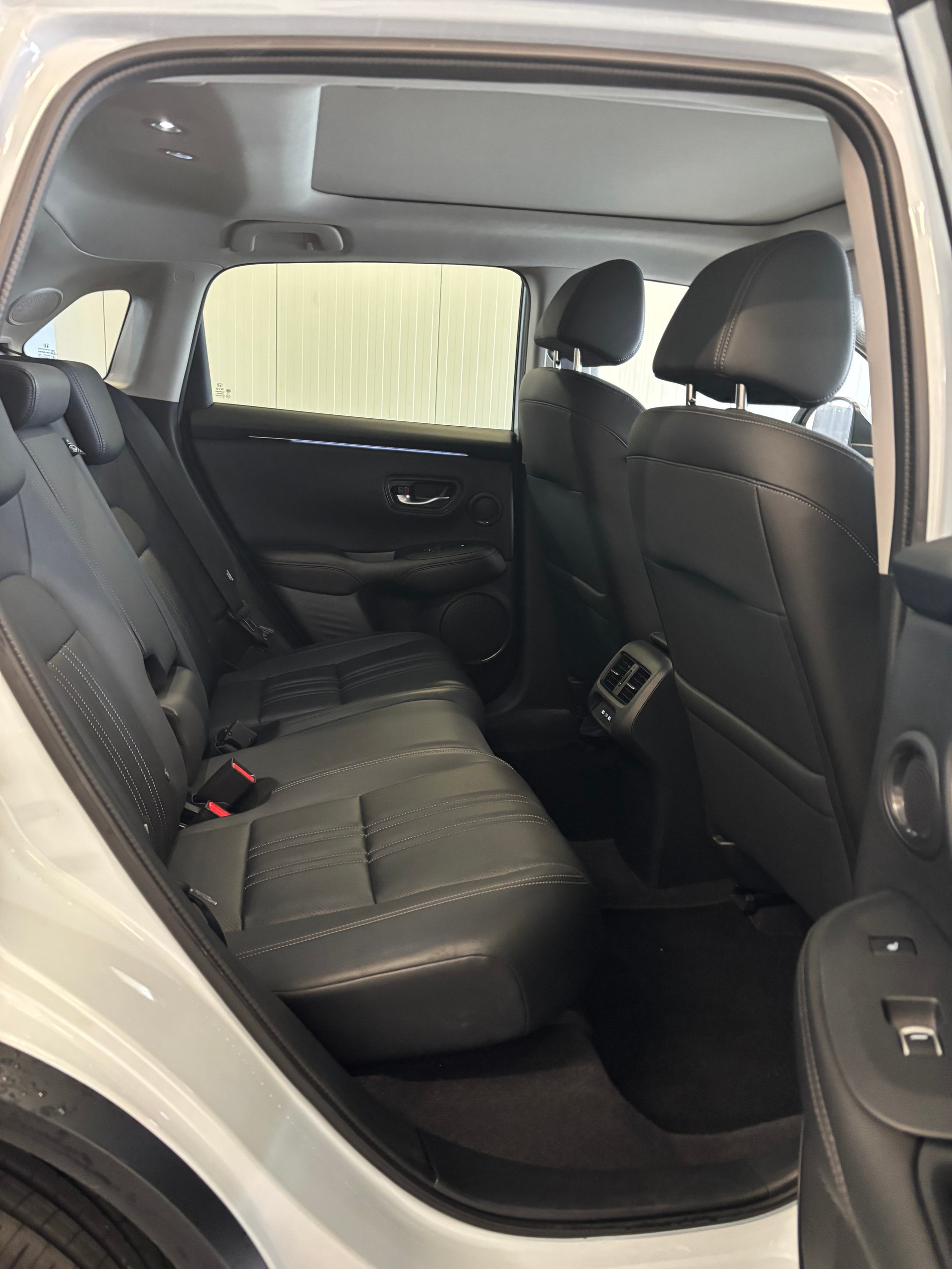 HONDA ZR-V 2.0i MMD Hybrid Advance Automatic-image-12