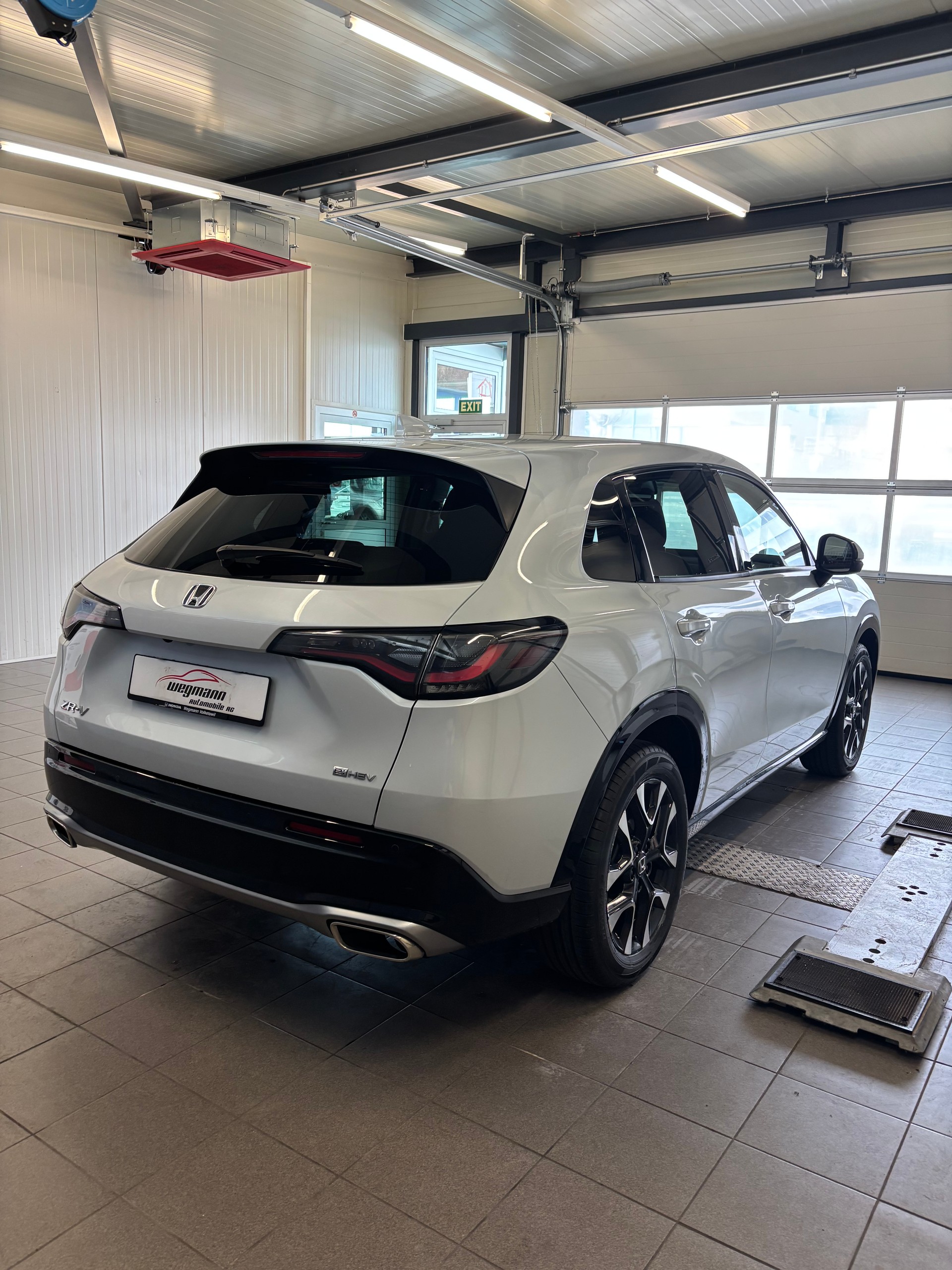 HONDA ZR-V 2.0i MMD Hybrid Advance Automatic-image-3