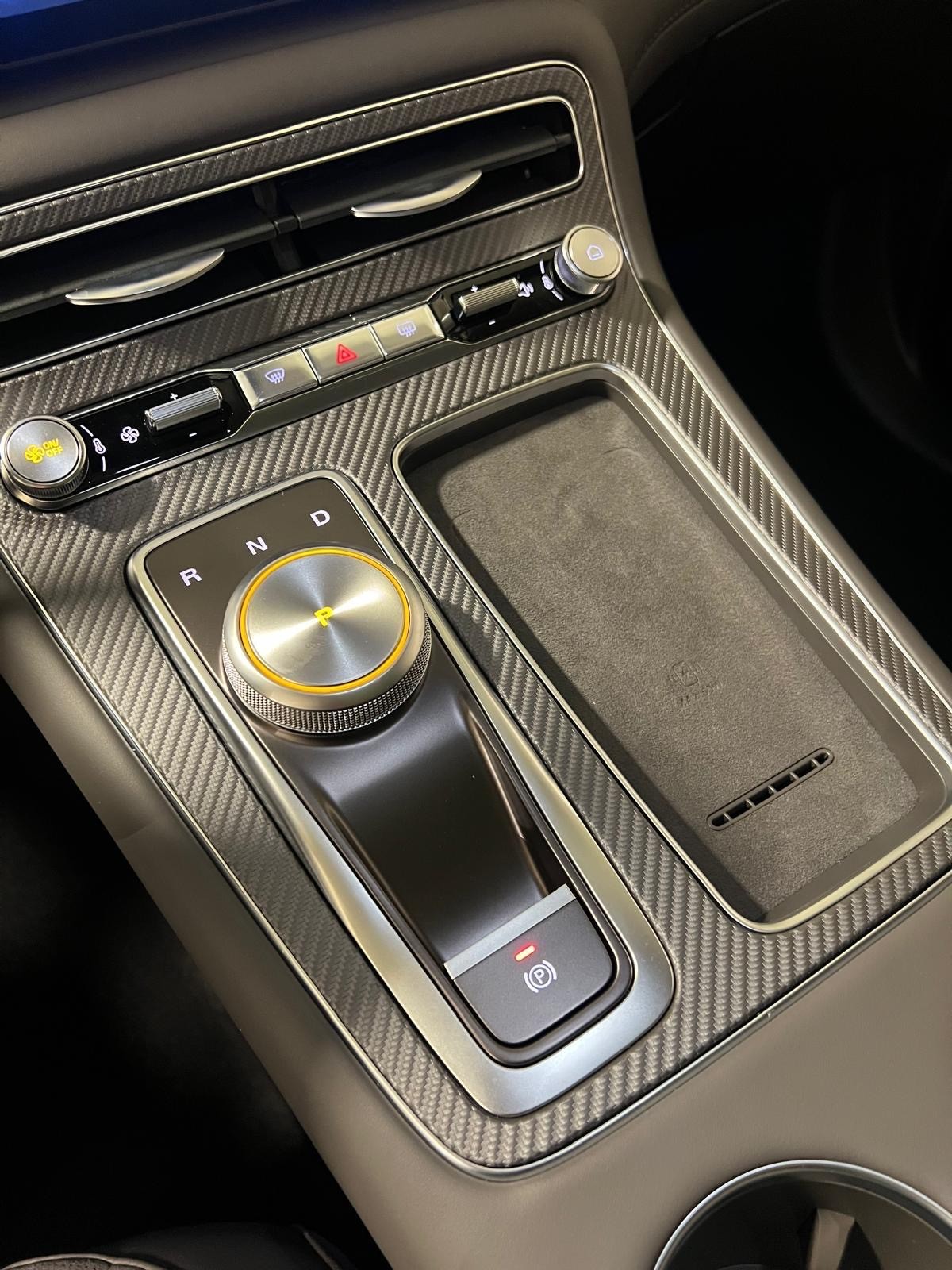 MG S6 EV 77kWh Luxury AWD-image-10
