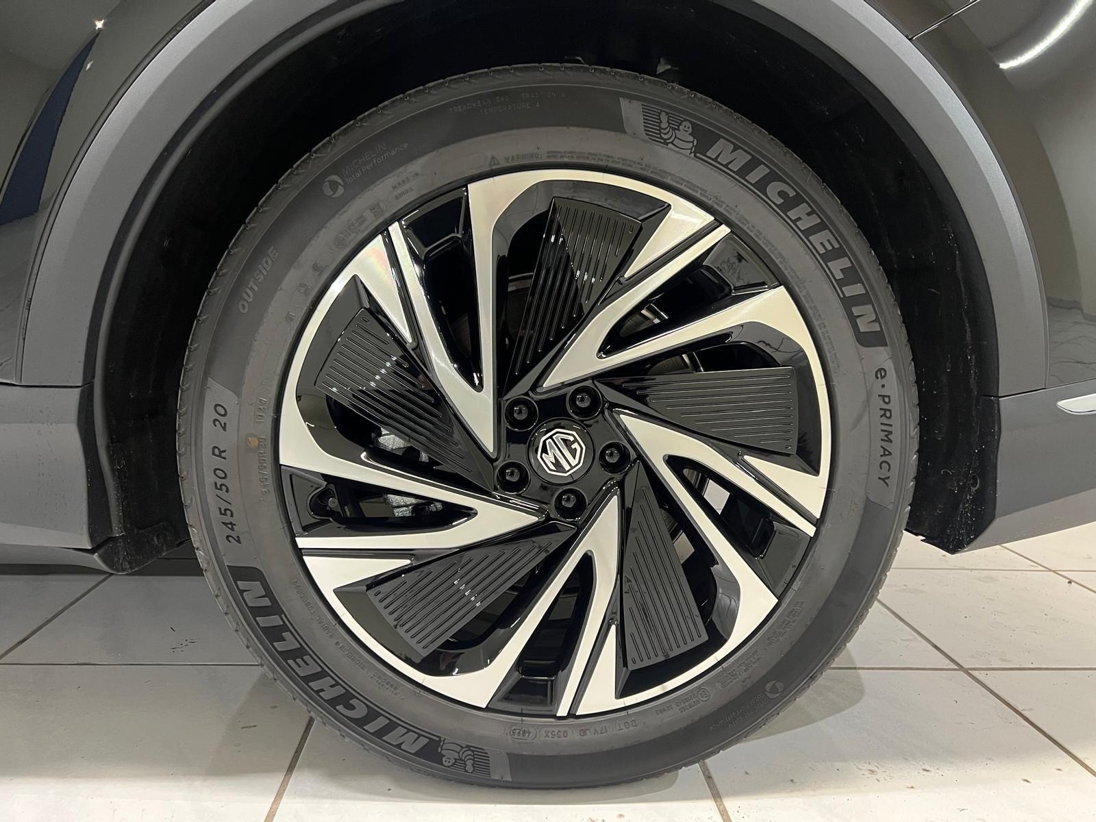 MG S6 EV 77kWh Luxury AWD-image-7