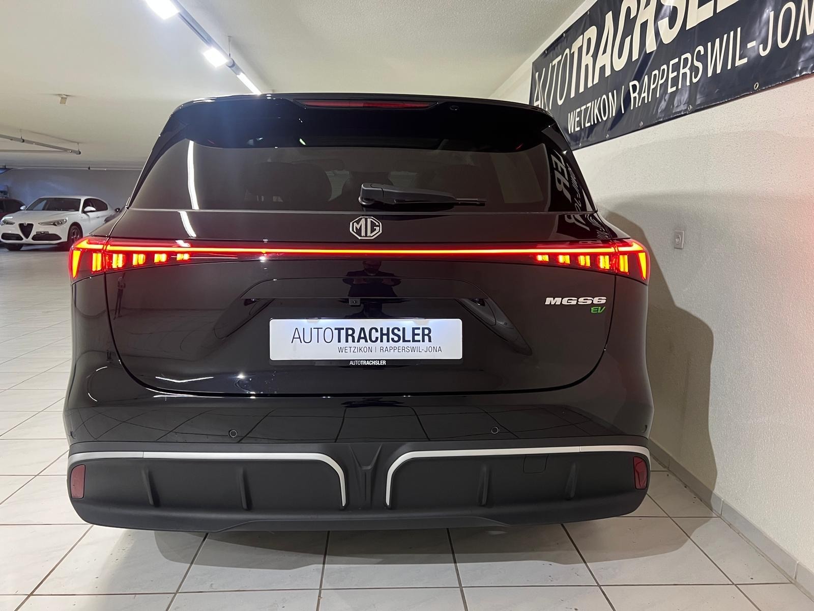 MG S6 EV 77kWh Luxury AWD-image-4