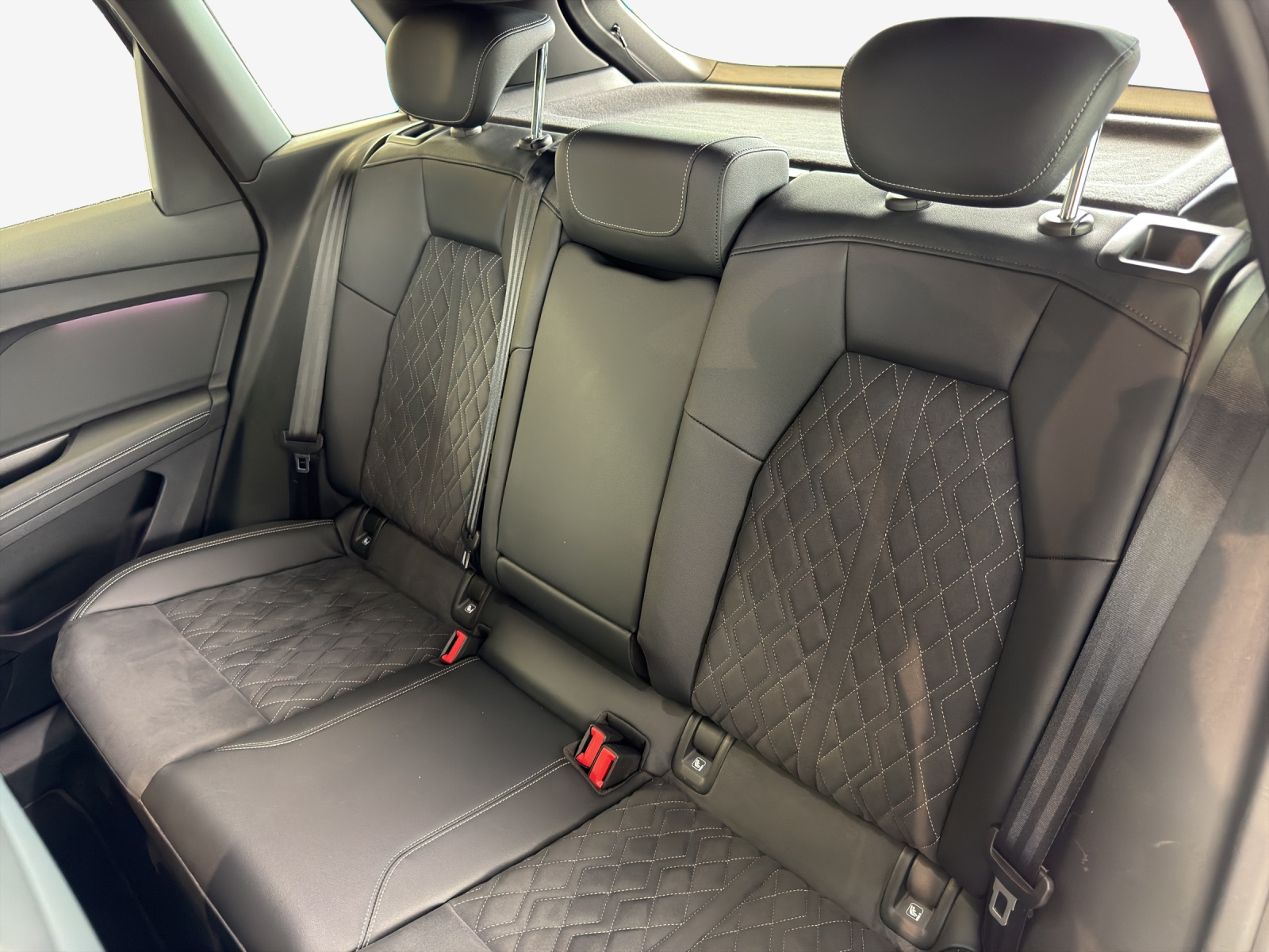 AUDI Q4 e-tron 50 quattro-image-12