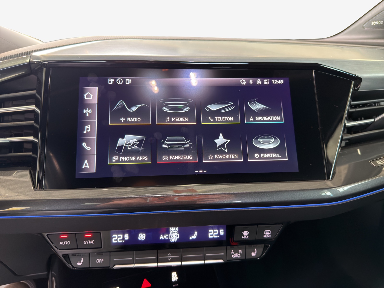 AUDI Q4 e-tron 50 quattro-image-11