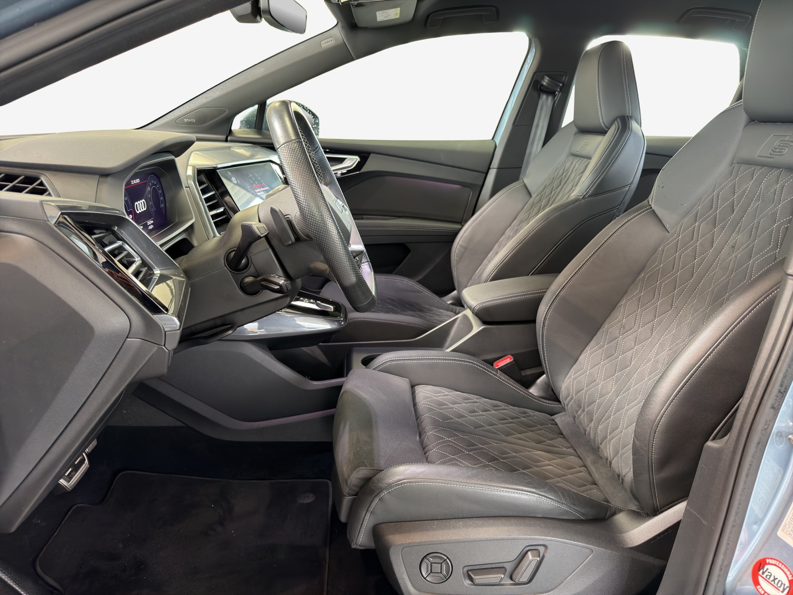 AUDI Q4 e-tron 50 quattro-image-8