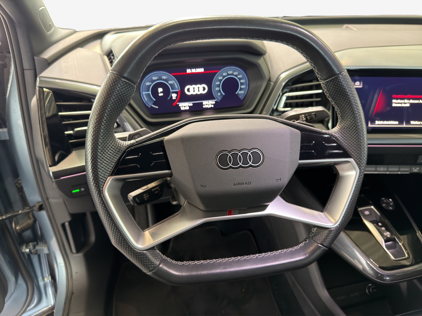 AUDI Q4 e-tron 50 quattro-image-10