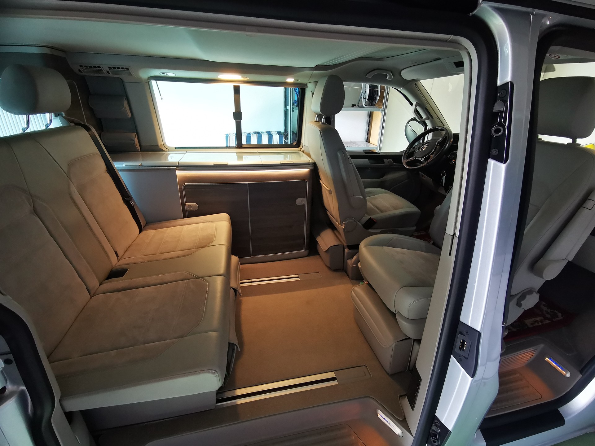 VW T6 California 2.0 Bi-TDI Ocean GREY 4Motion DSG-image-5