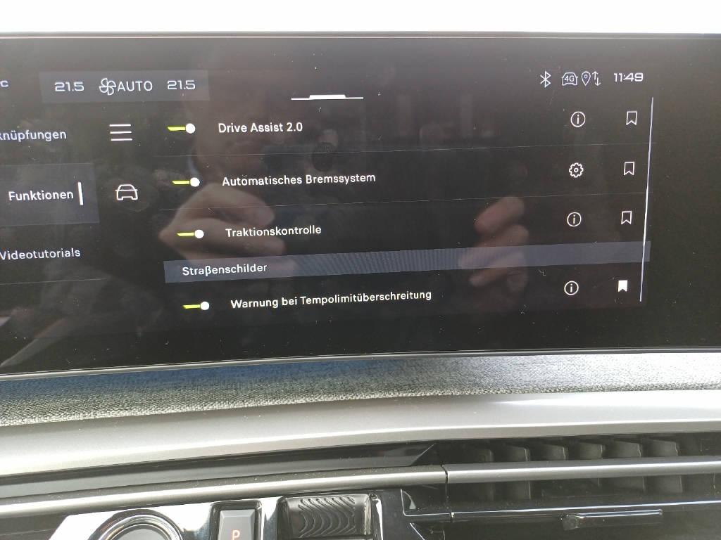 PEUGEOT 3008 1.2 Hybrid GT-image-8