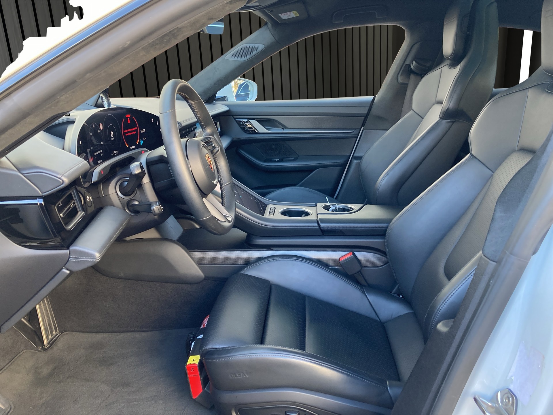 PORSCHE Taycan Turbo S-image-10