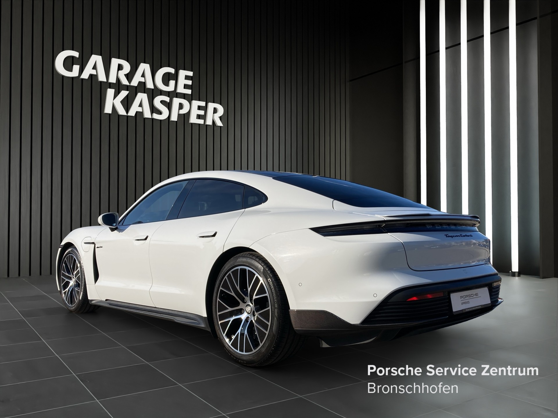 PORSCHE Taycan Turbo S-image-2
