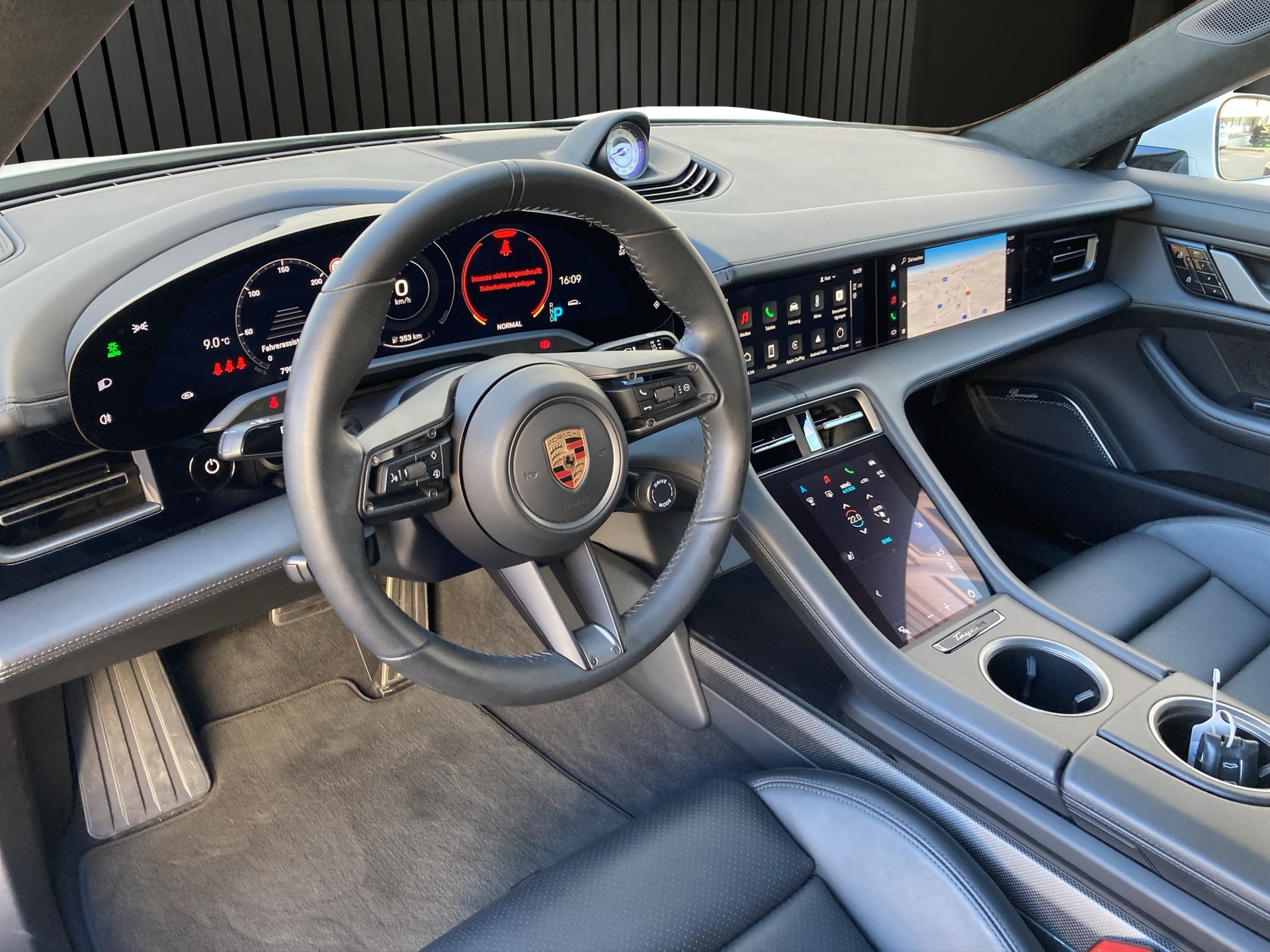 PORSCHE Taycan Turbo S-image-9