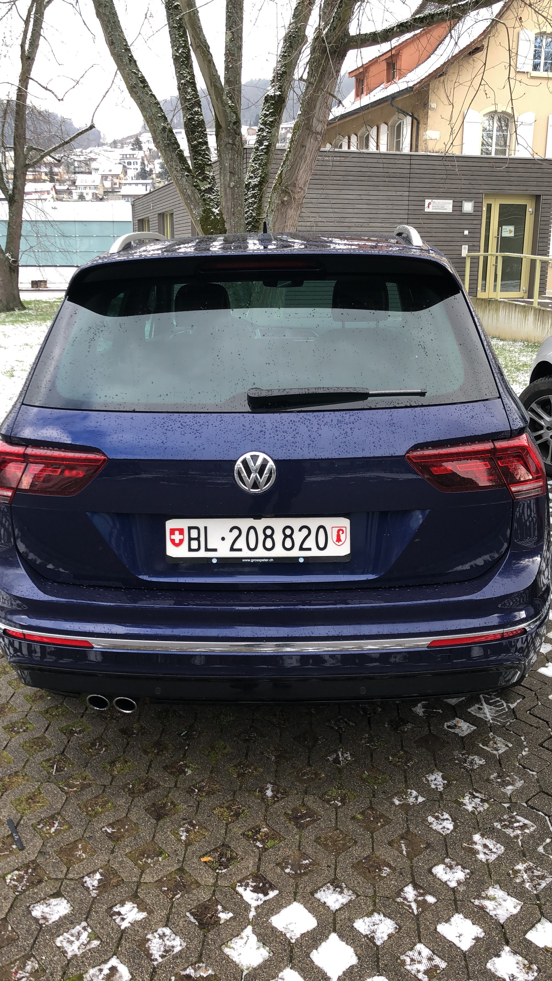VW Tiguan 2.0TSI Highline 4Motion DSG-image-3