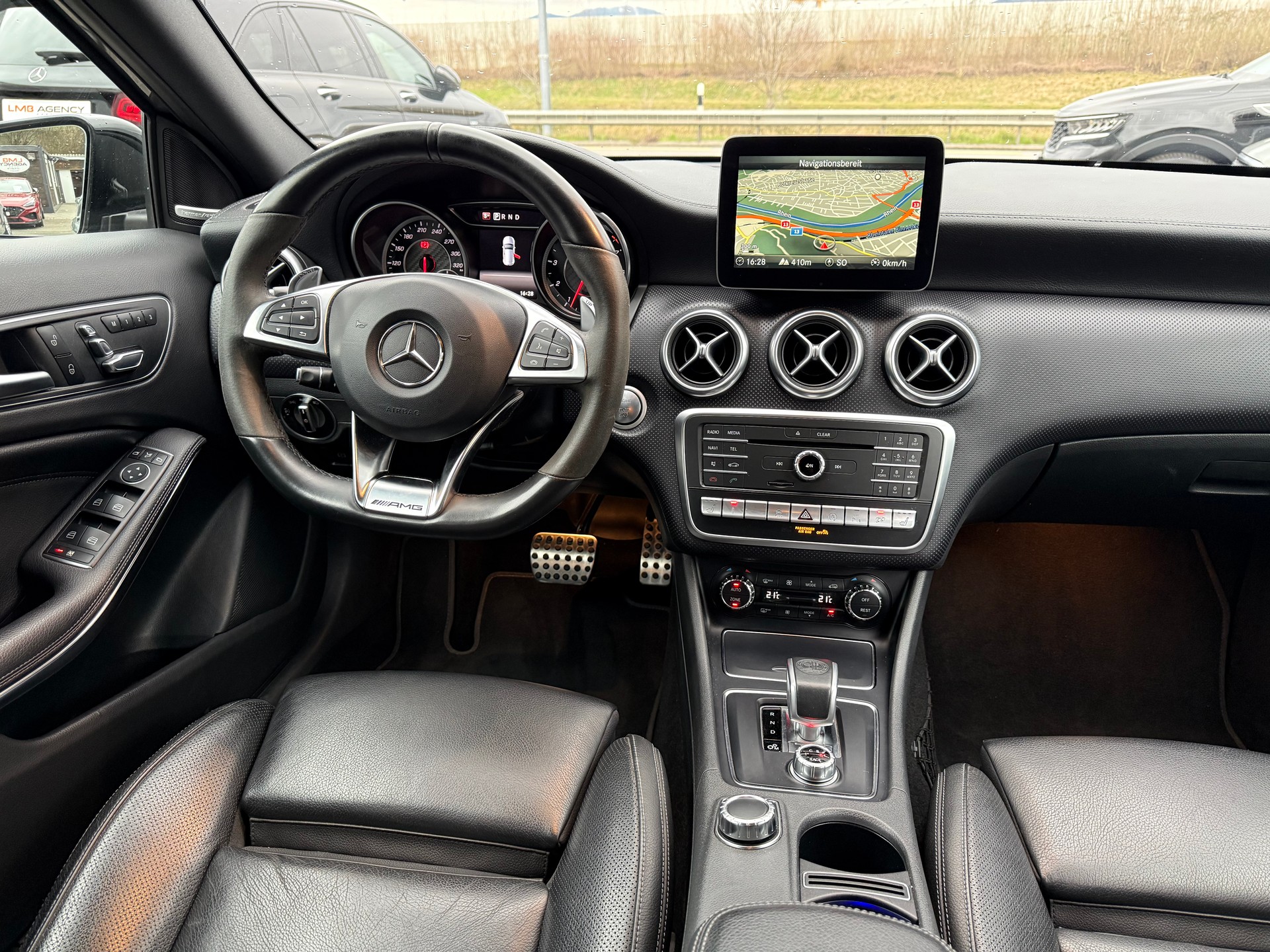 MERCEDES-BENZ A 45 AMG 4Matic Speedshift 7G-DCT-image-8