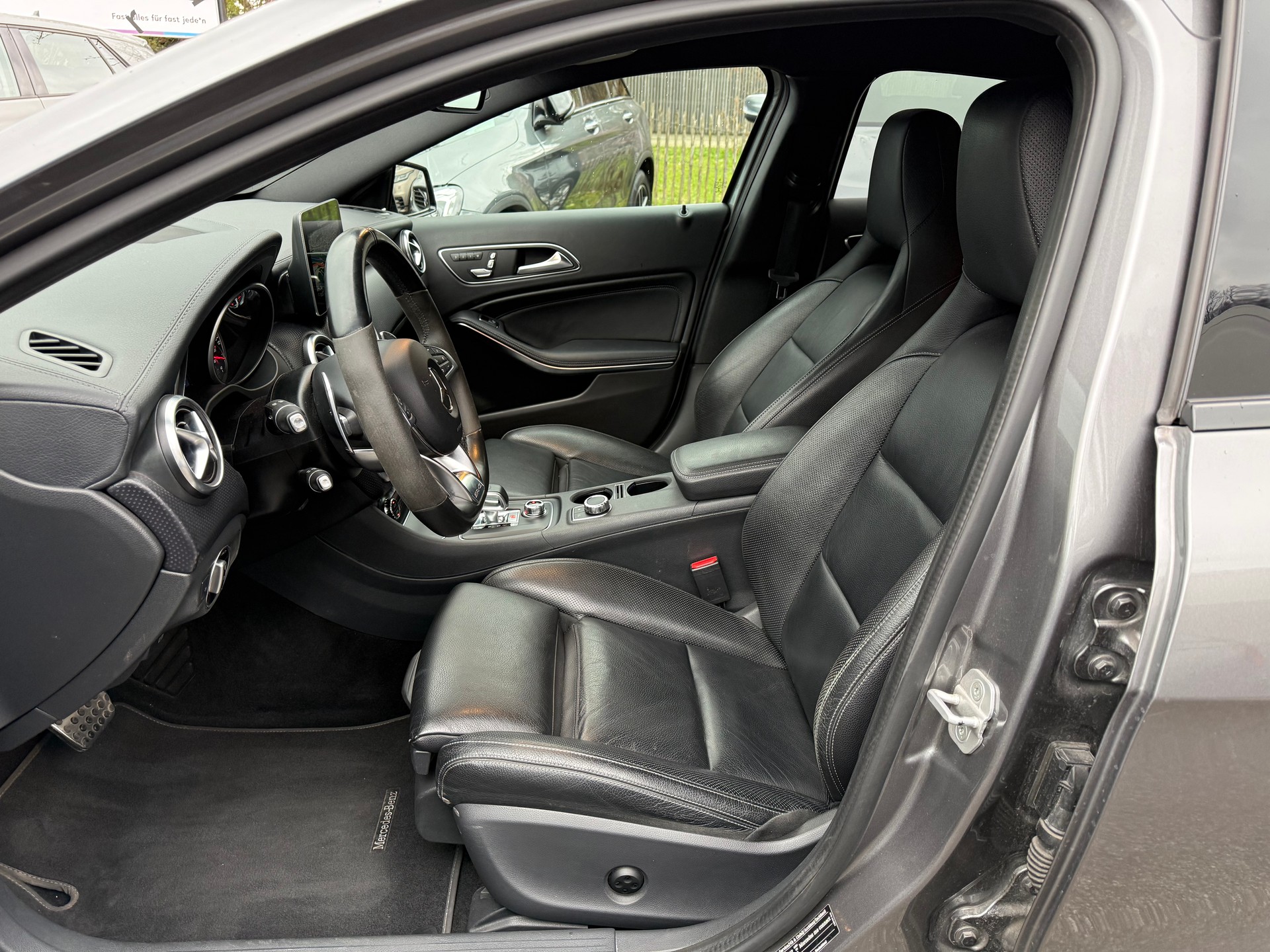 MERCEDES-BENZ A 45 AMG 4Matic Speedshift 7G-DCT-image-6