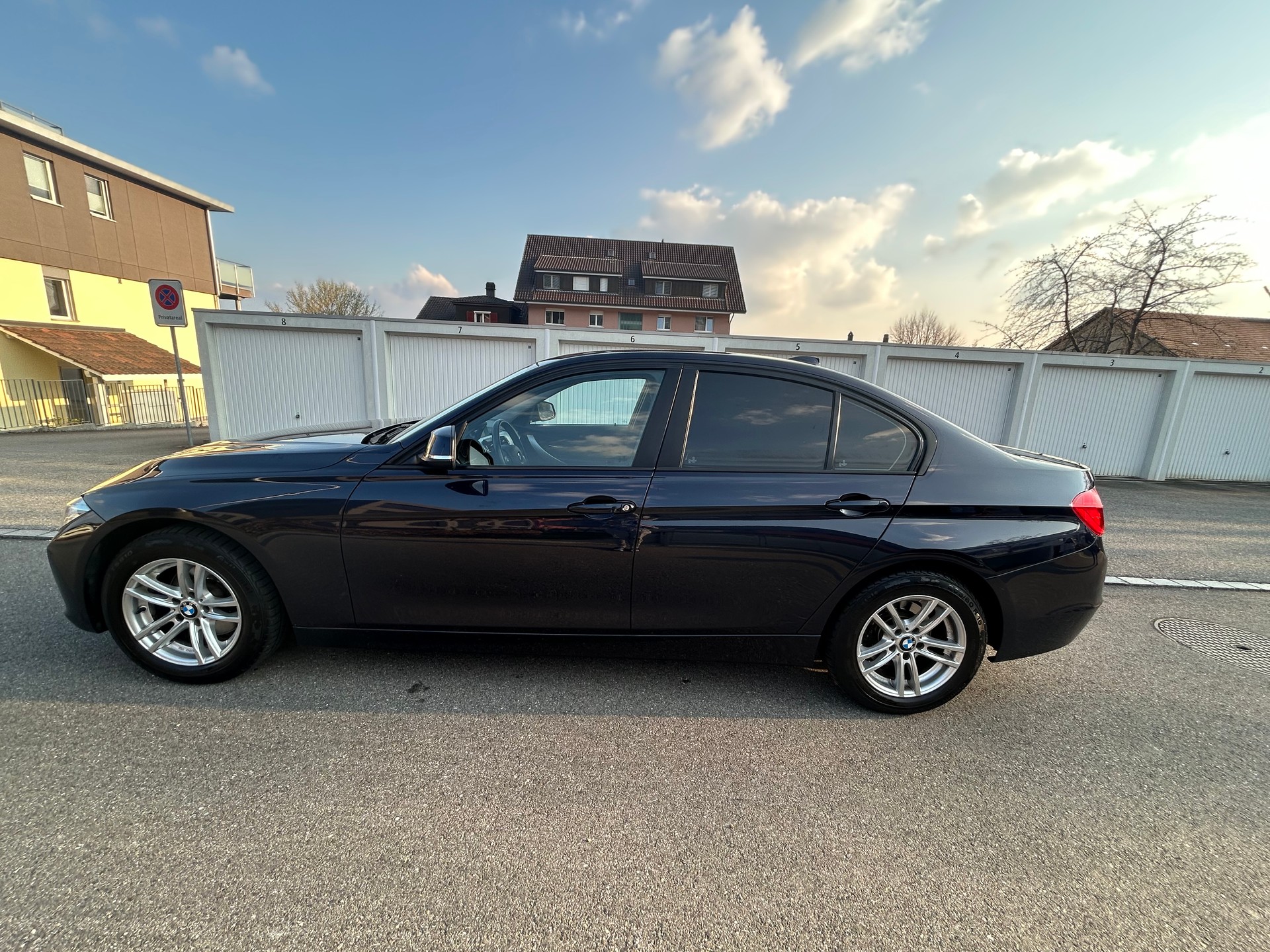 BMW 320d-image-1