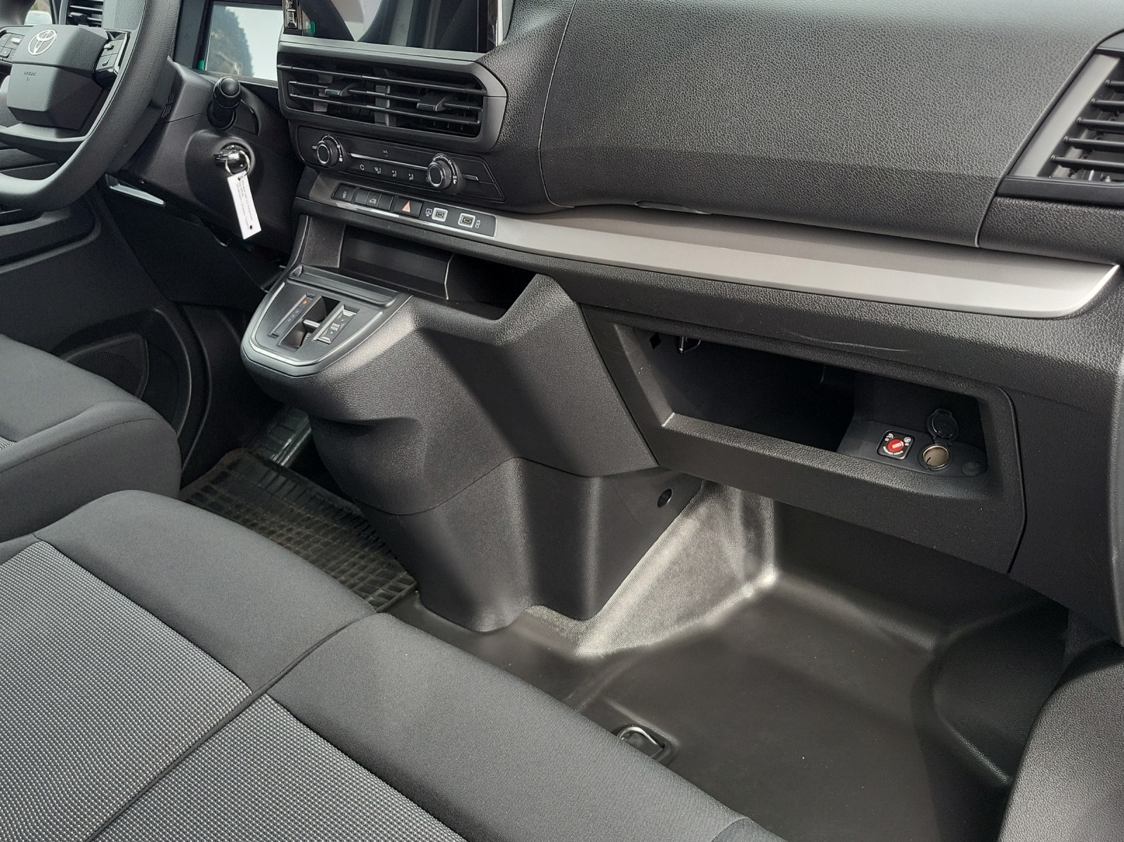 TOYOTA PROACE Van L2 2.2 D Advanced-image-14