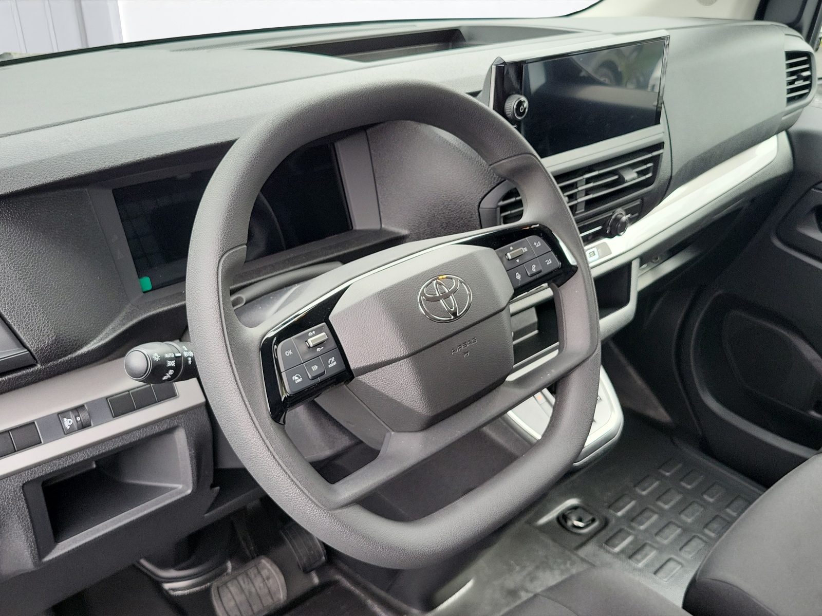 TOYOTA PROACE Van L2 2.2 D Advanced-image-13
