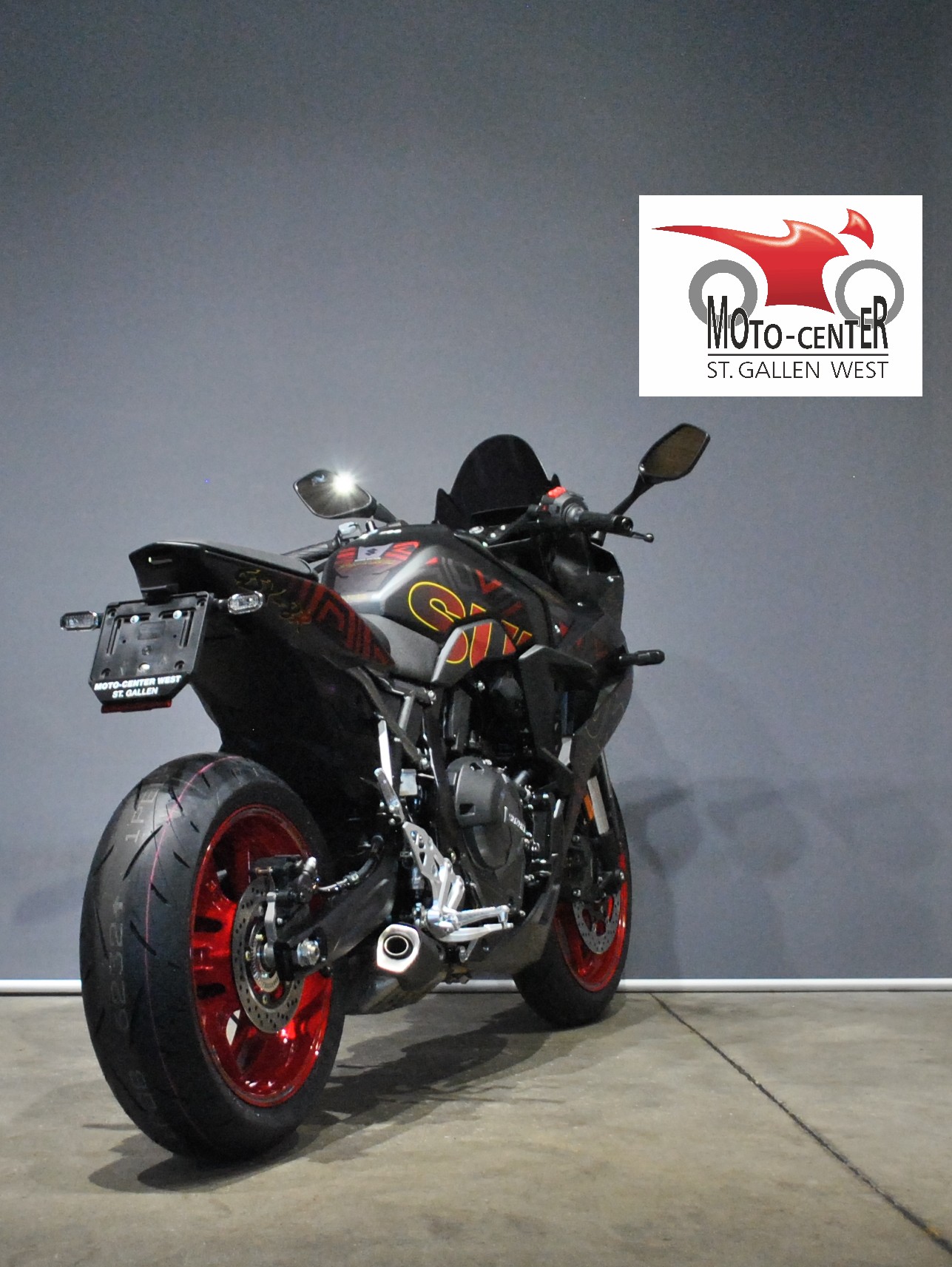 SUZUKI GSX 8 R BLACK EVO (35kW)-image-4