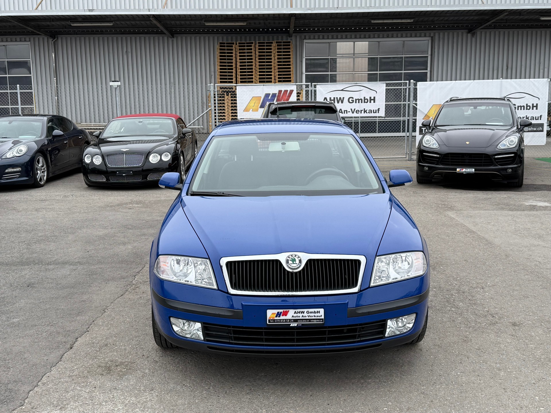SKODA Octavia 1.6 Ambiente AUTOMAT / Frisch ab MFK / Zahnriemen ersetzt / Klimaanlage / 8-fach bereift-image-1