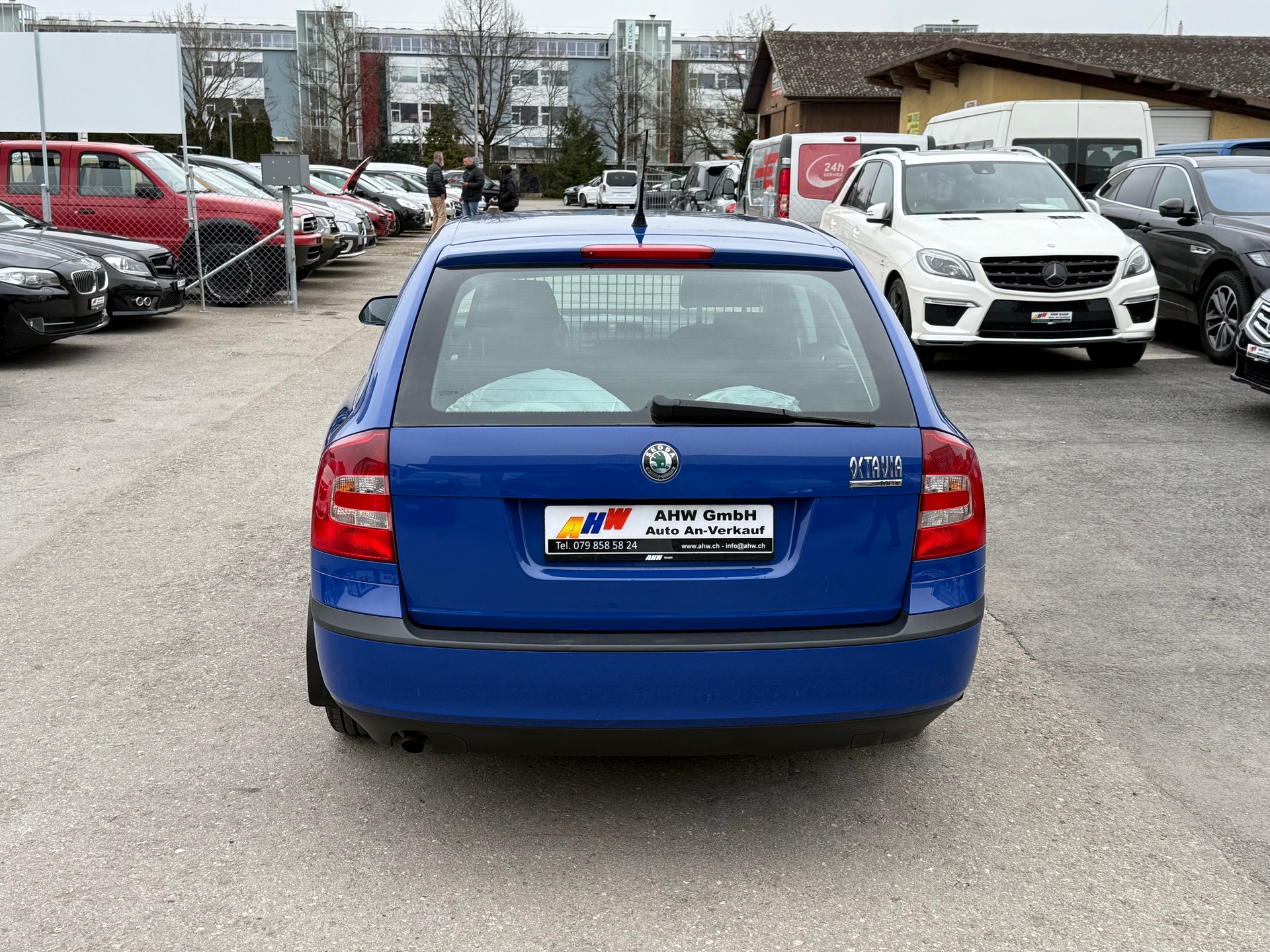 SKODA Octavia 1.6 Ambiente AUTOMAT / Frisch ab MFK / Zahnriemen ersetzt / Klimaanlage / 8-fach bereift-image-4