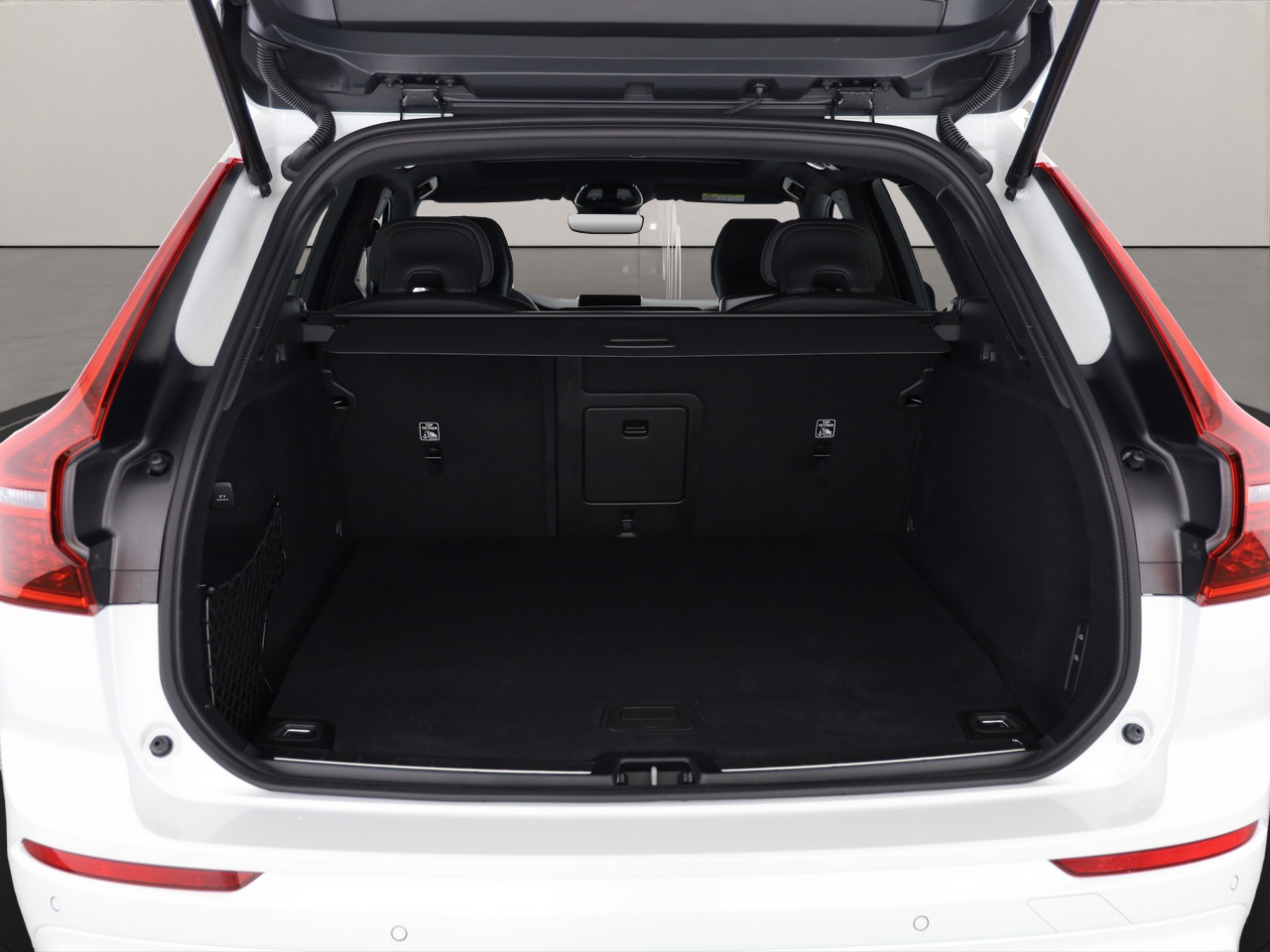 VOLVO XC60 2.0 T8 TE Black Edition eAWD .-image-4