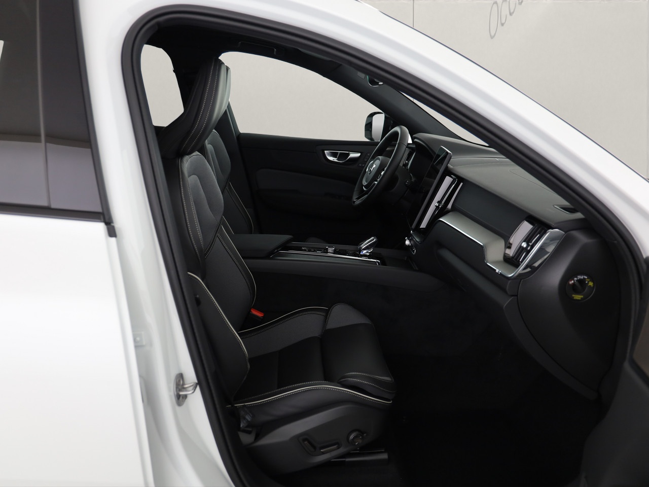 VOLVO XC60 2.0 T8 TE Black Edition eAWD .-image-7