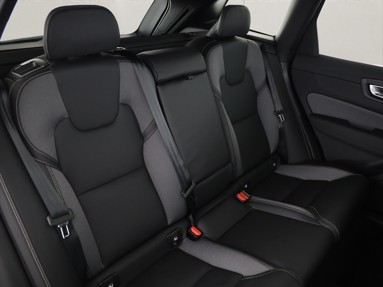 VOLVO XC60 2.0 T8 TE Black Edition eAWD .-image-8