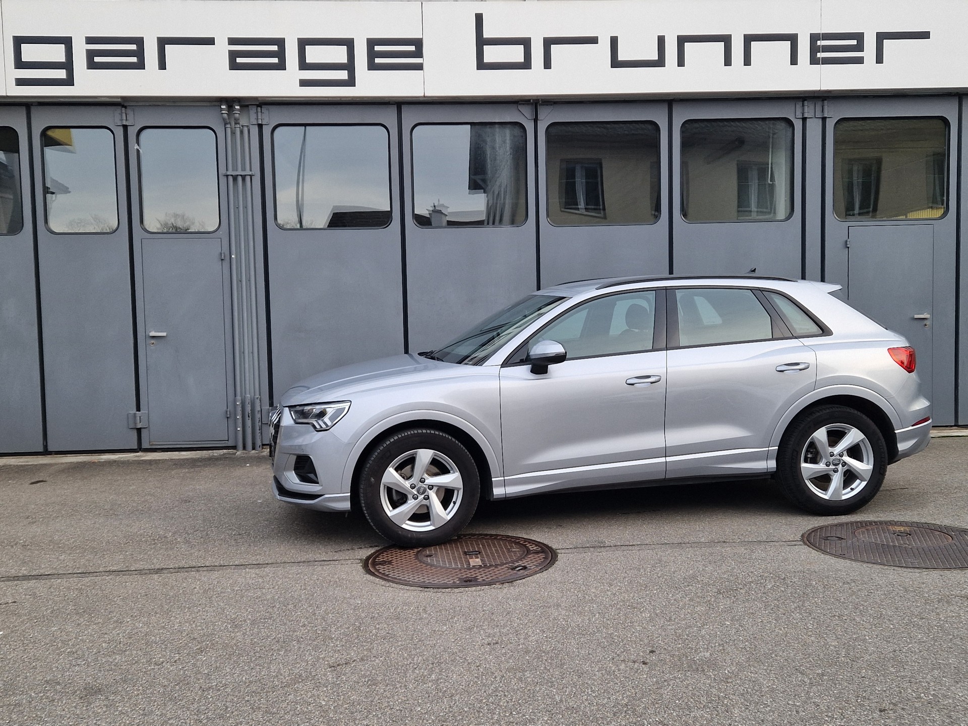 AUDI Q3 35 TFSI advanced S-tronic-image-0