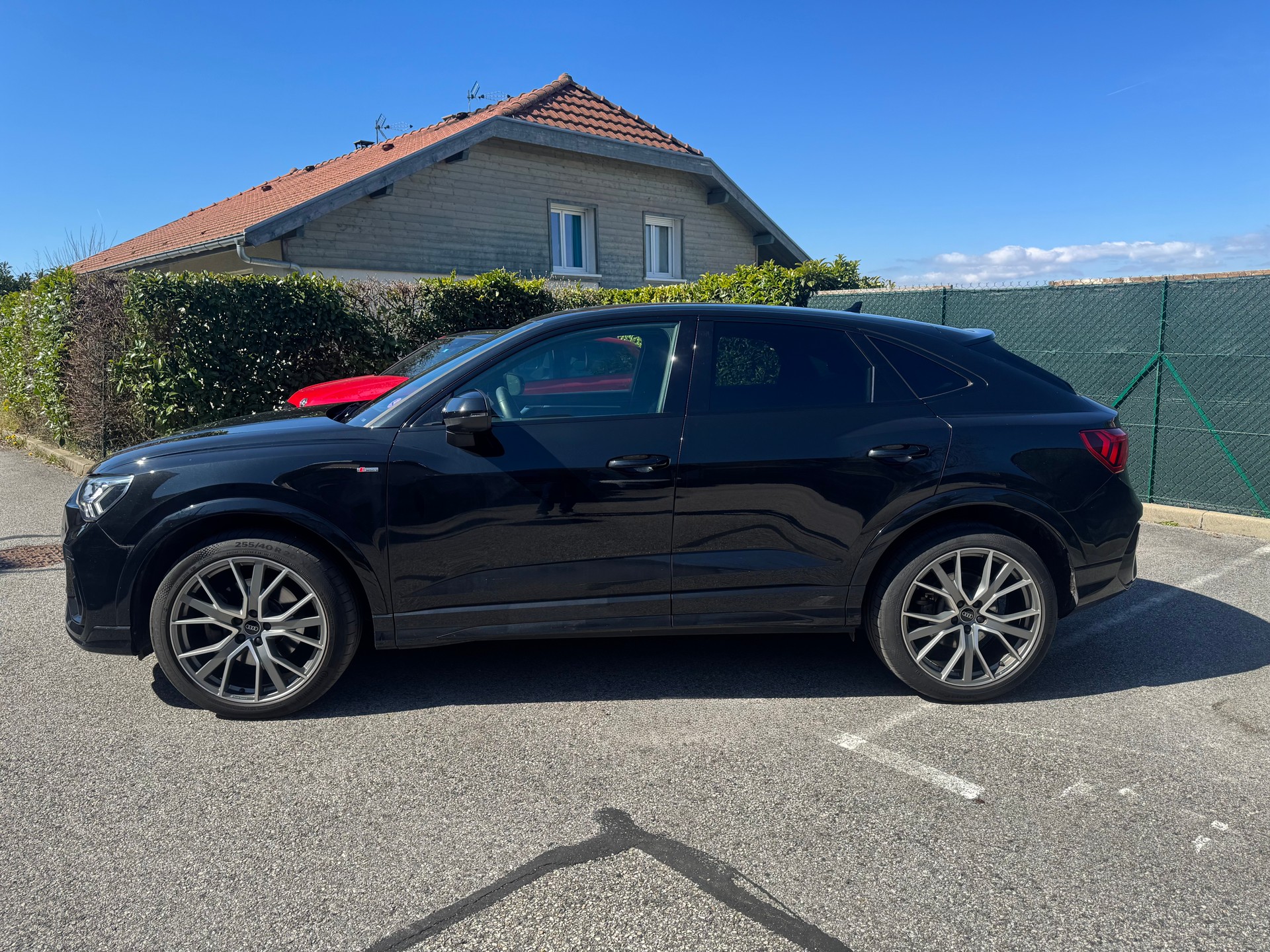 AUDI Q3 Sportback 40 TFSI S line quattro S-tronic-image-4