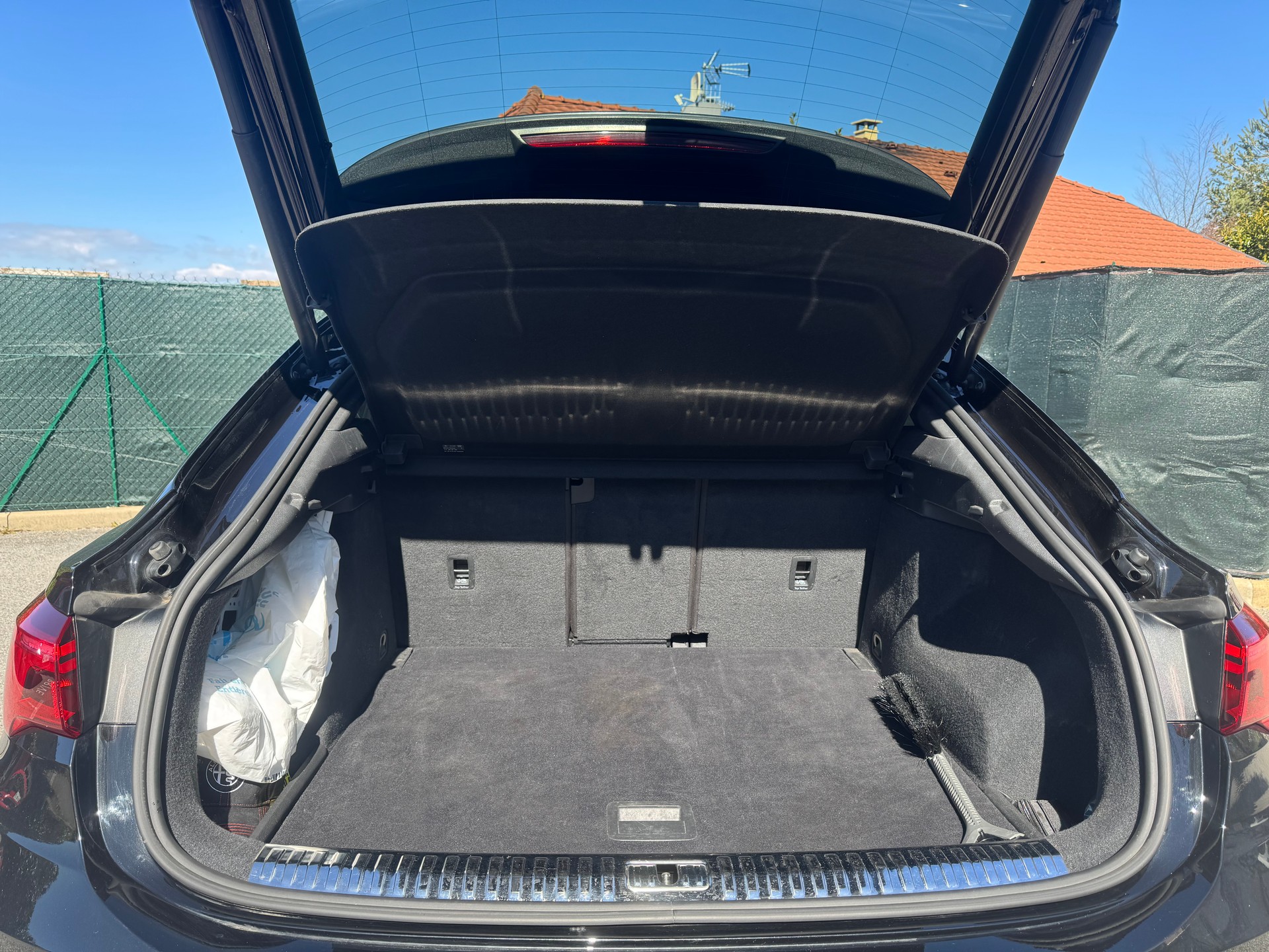 AUDI Q3 Sportback 40 TFSI S line quattro S-tronic-image-12