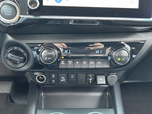 TOYOTA Hilux 2.4d Style DC 4x4 A-image-9