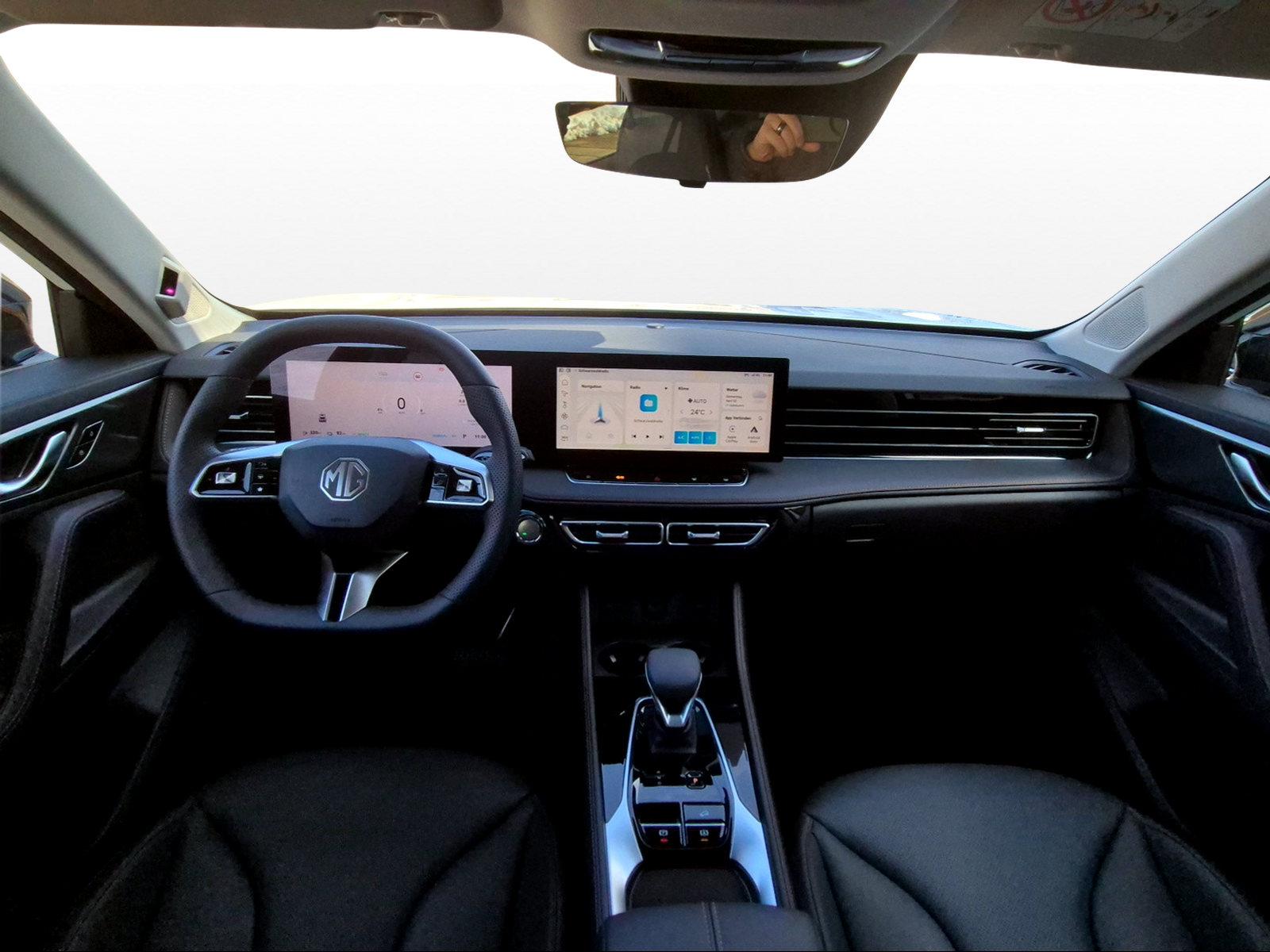 MG HS 1.5 PHEV Luxury-image-9