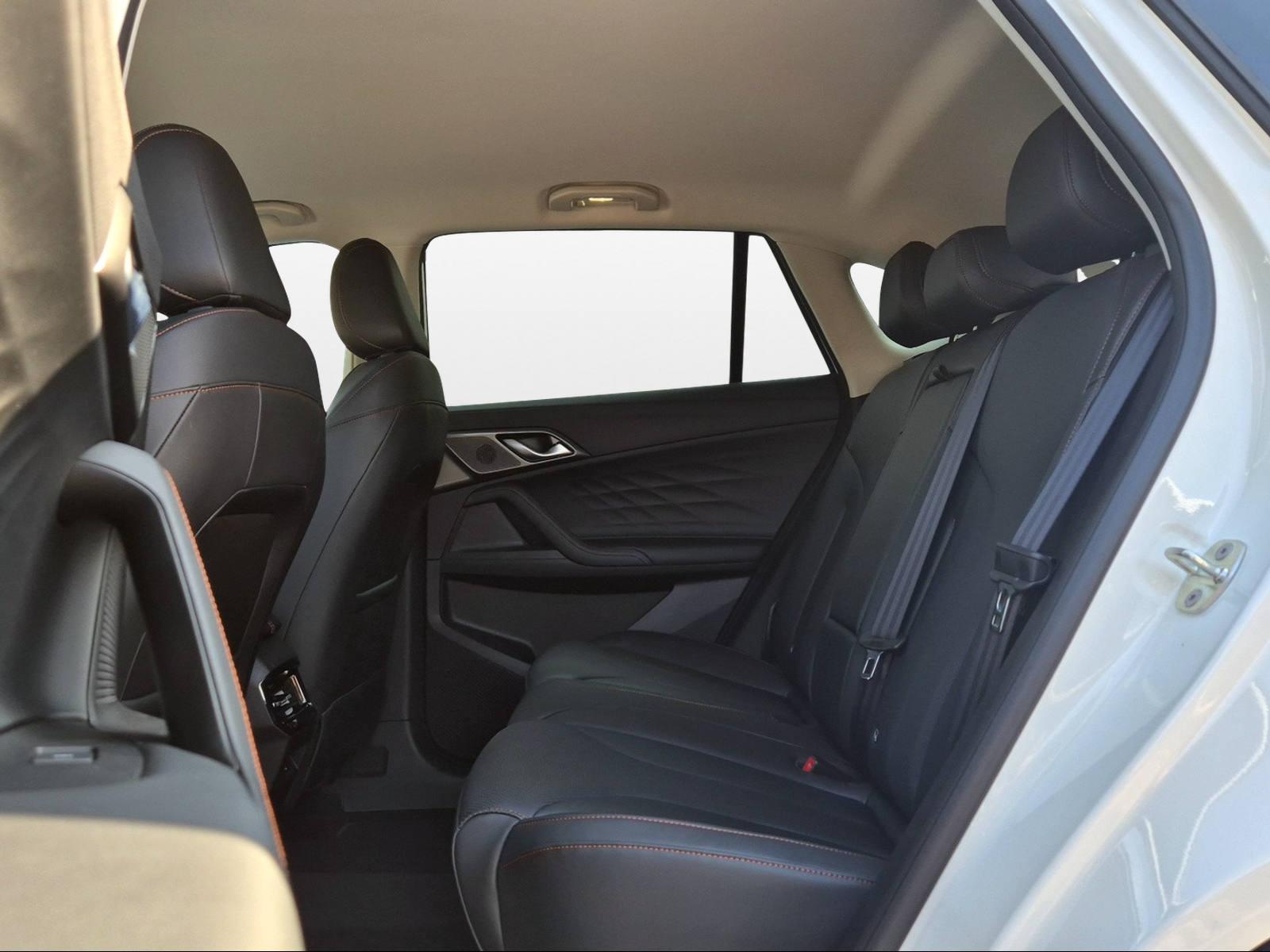 MG HS 1.5 PHEV Luxury-image-12