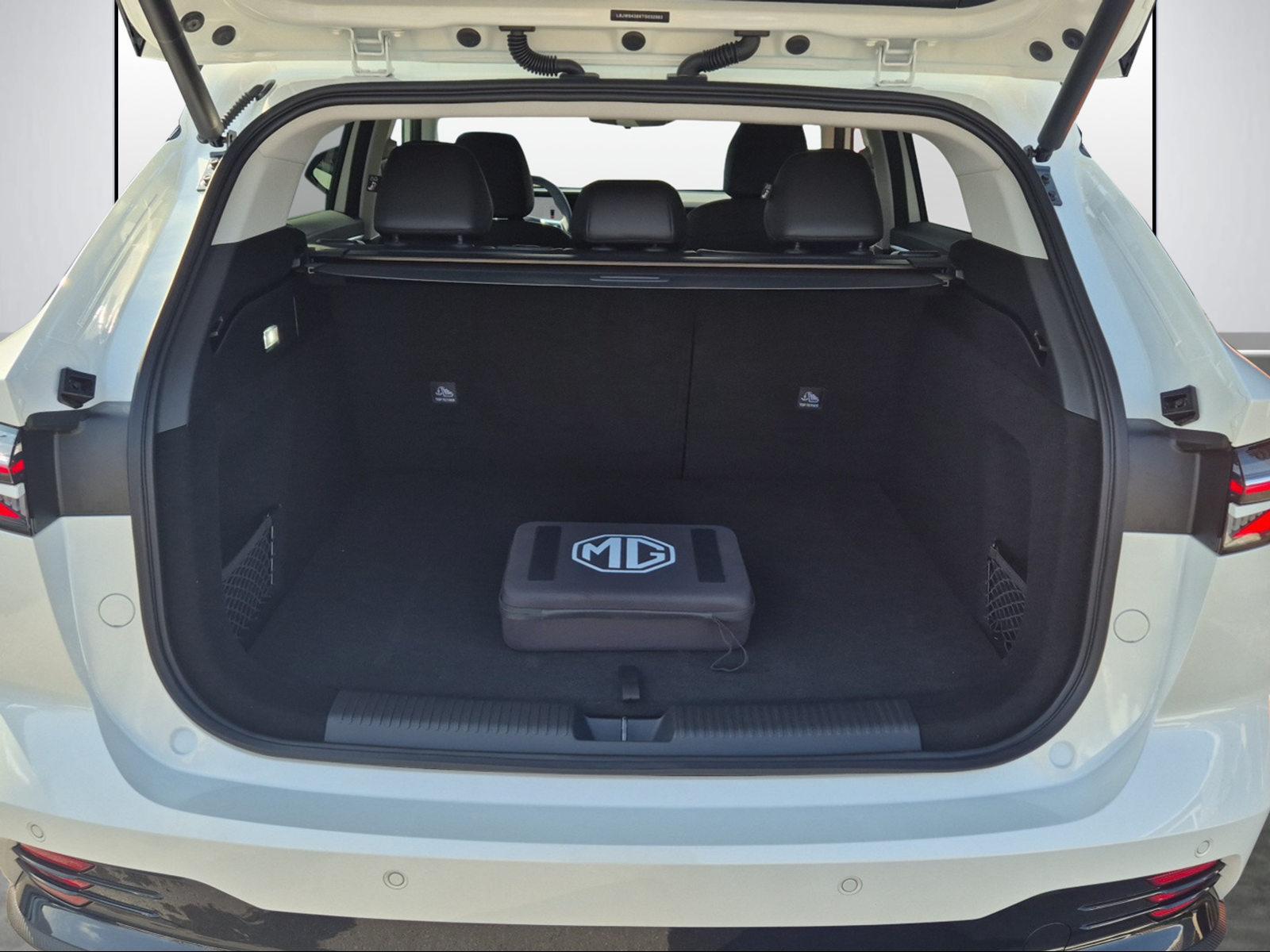 MG HS 1.5 PHEV Luxury-image-13