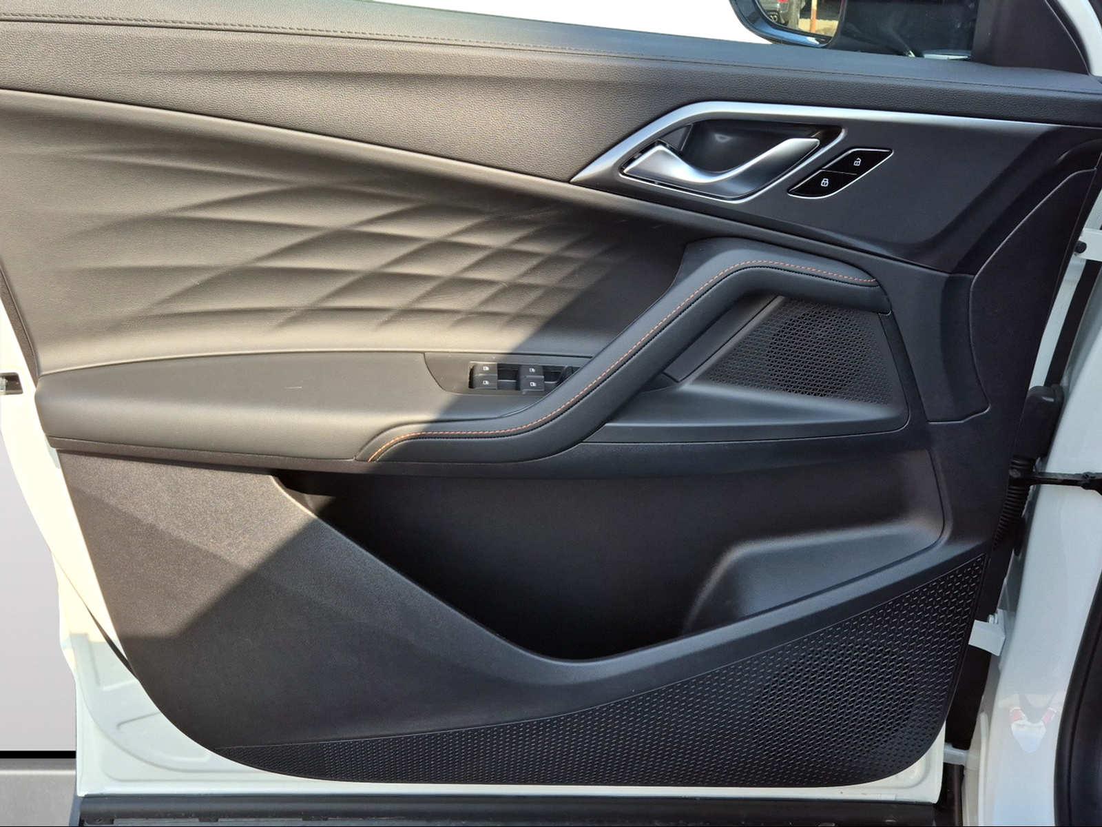 MG HS 1.5 PHEV Luxury-image-7