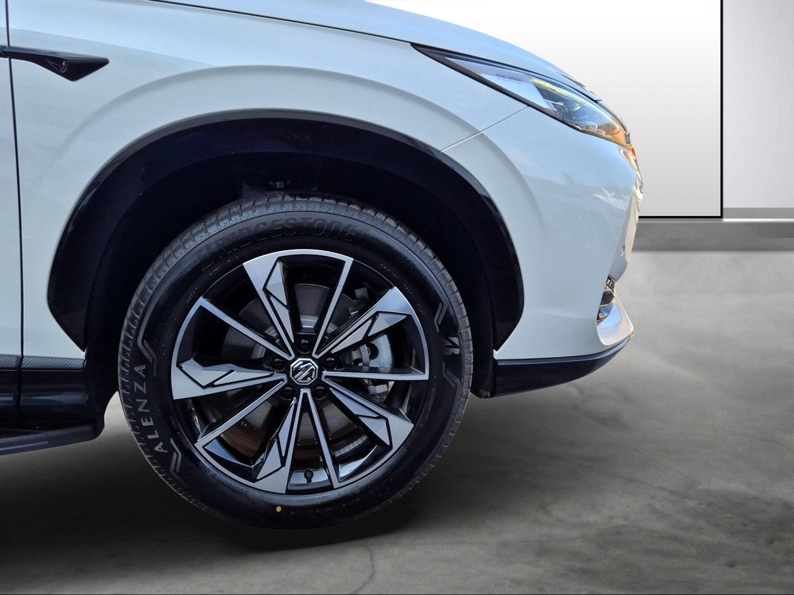 MG HS 1.5 PHEV Luxury-image-14