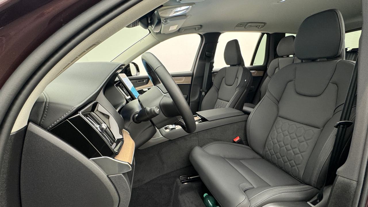 VOLVO XC90 T8 eAWD PluginHybrid Plus Dark Geartronic-image-4