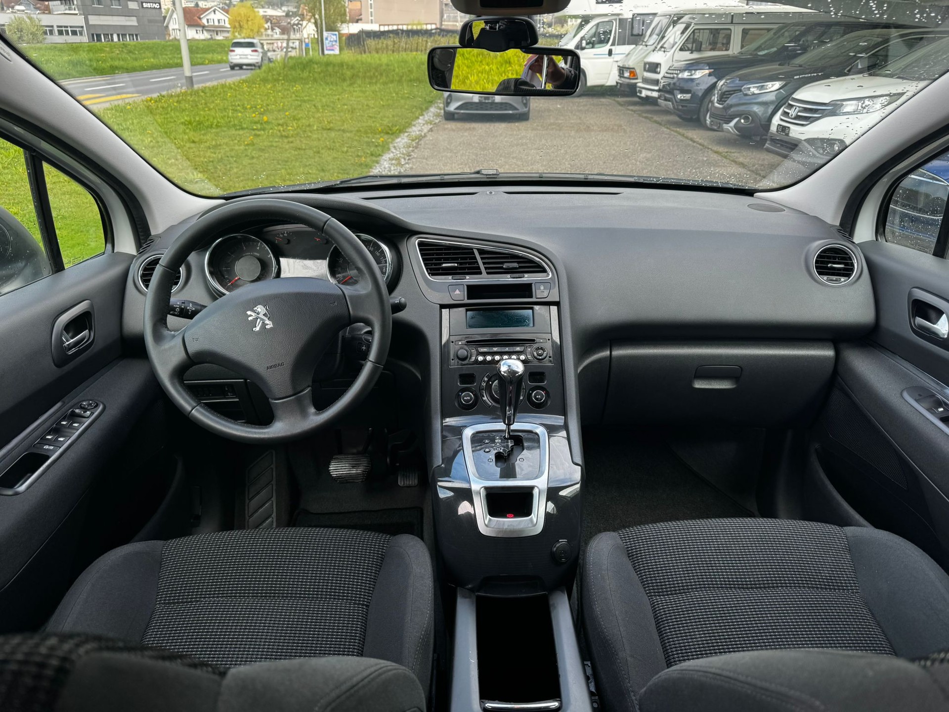 PEUGEOT 5008 1.6 16V T Active Tiptronic-image-8