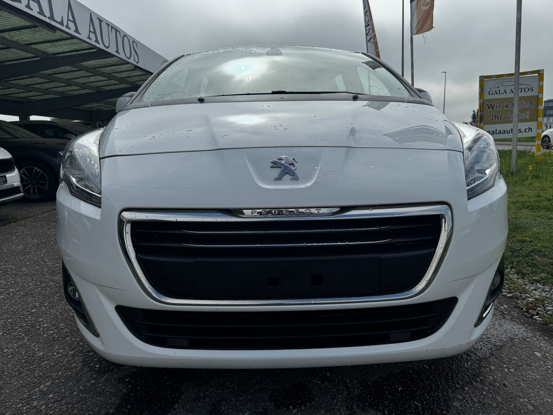 PEUGEOT 5008 1.6 16V T Active Tiptronic-image-1